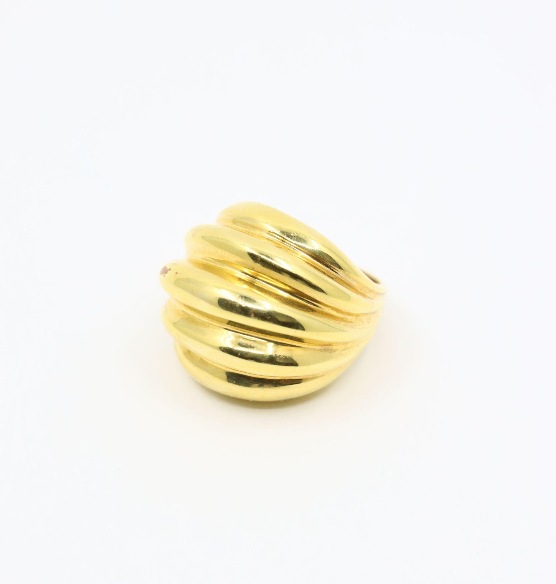 Vintage 18K Gold Wave Ring For Sale 5