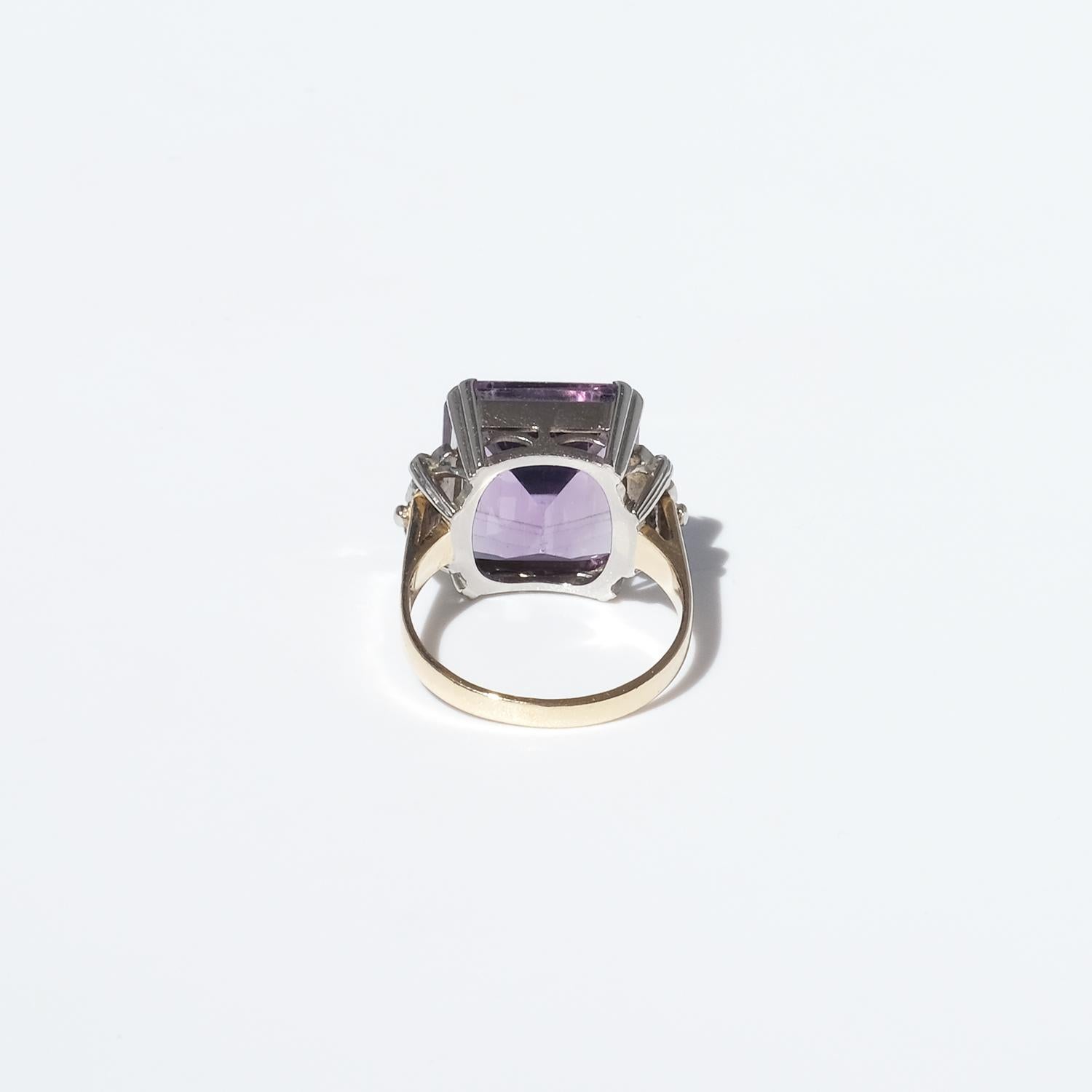 Women's Vintage 18K Gold, White Gold, Amethyst and White Sapphire Ring made 1961 For Sale
