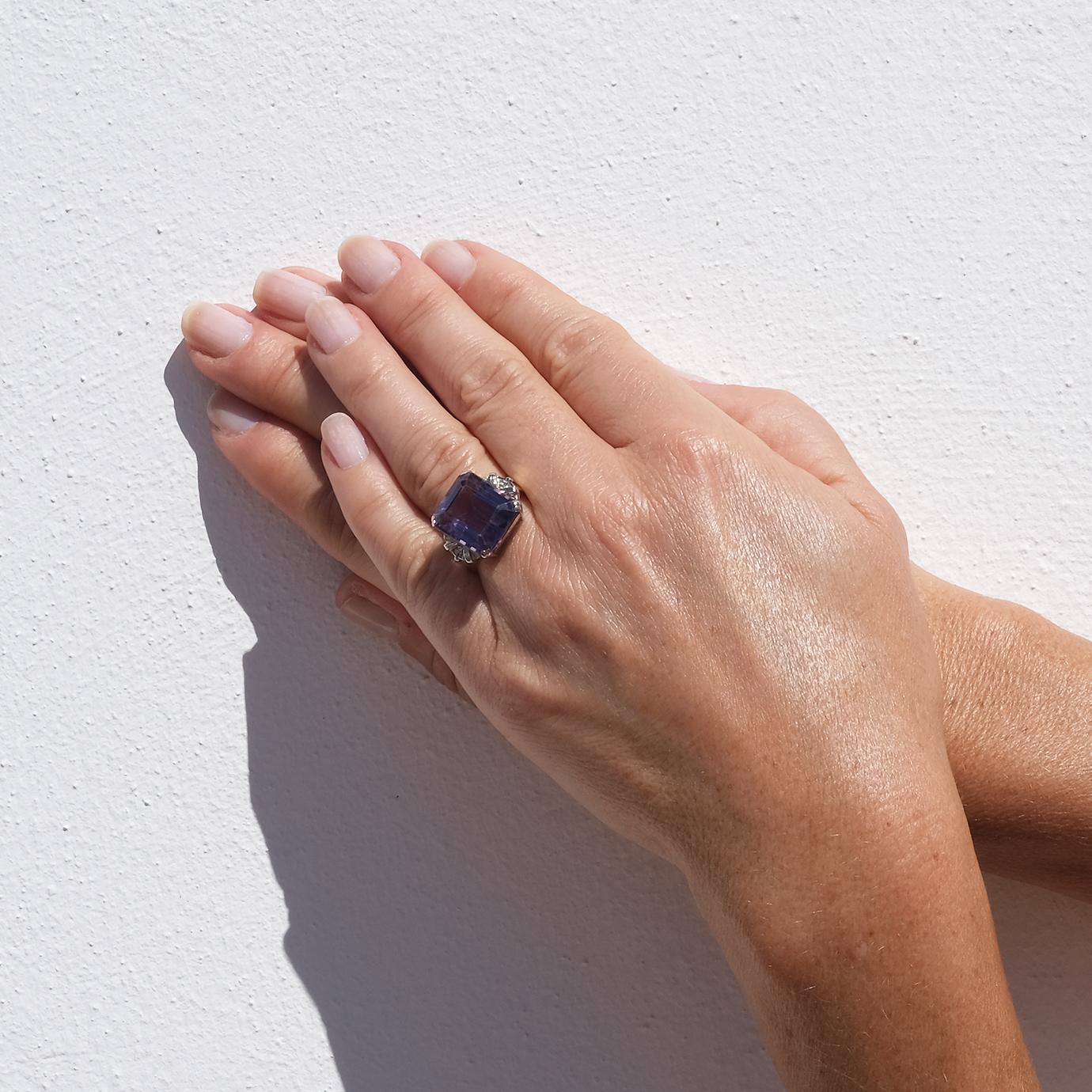 Vintage 18K Gold, White Gold, Amethyst and White Sapphire Ring made 1961 For Sale 4