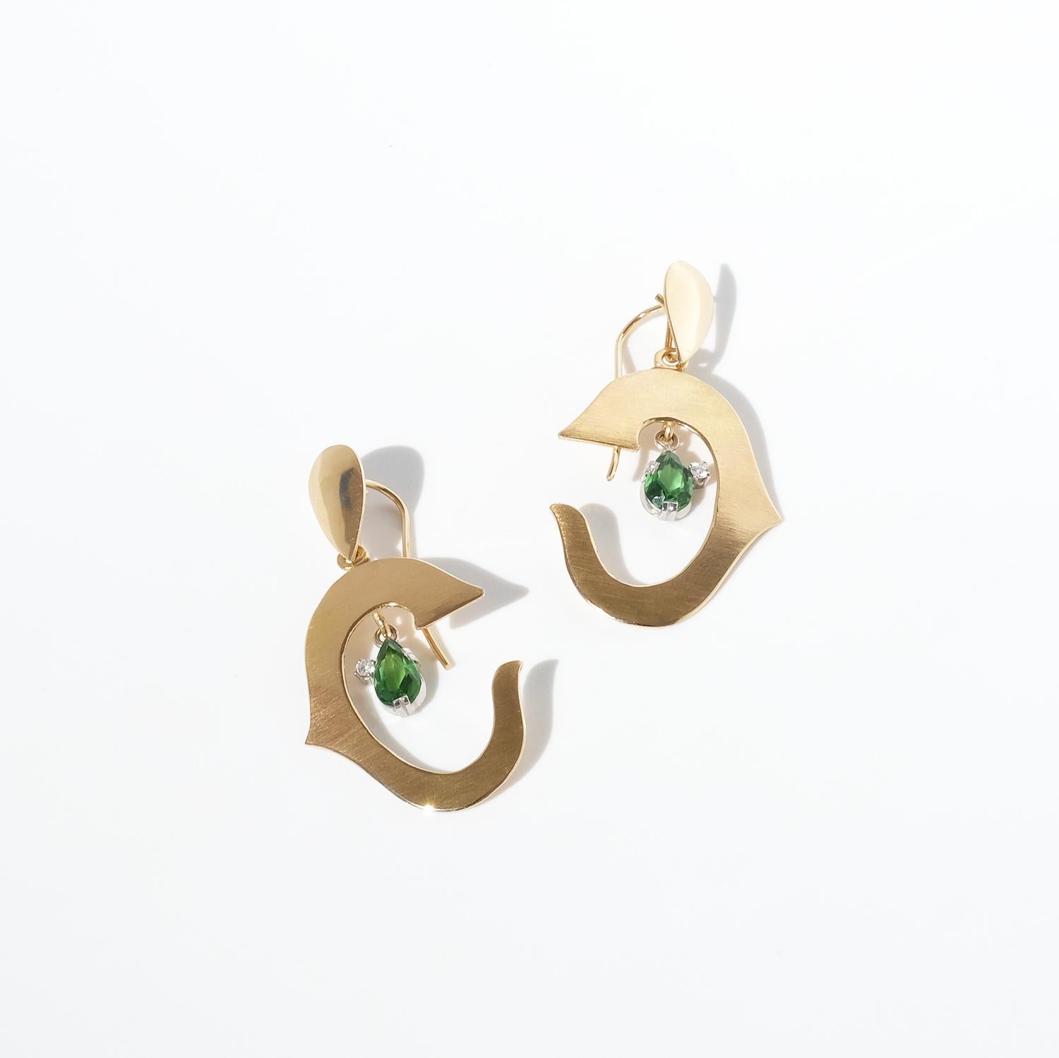 Ohrringe aus 18 Karat Gold, Weißgold, Chrysolit und Diamanten, hergestellt 1995 im Zustand „Gut“ im Angebot in Stockholm, SE