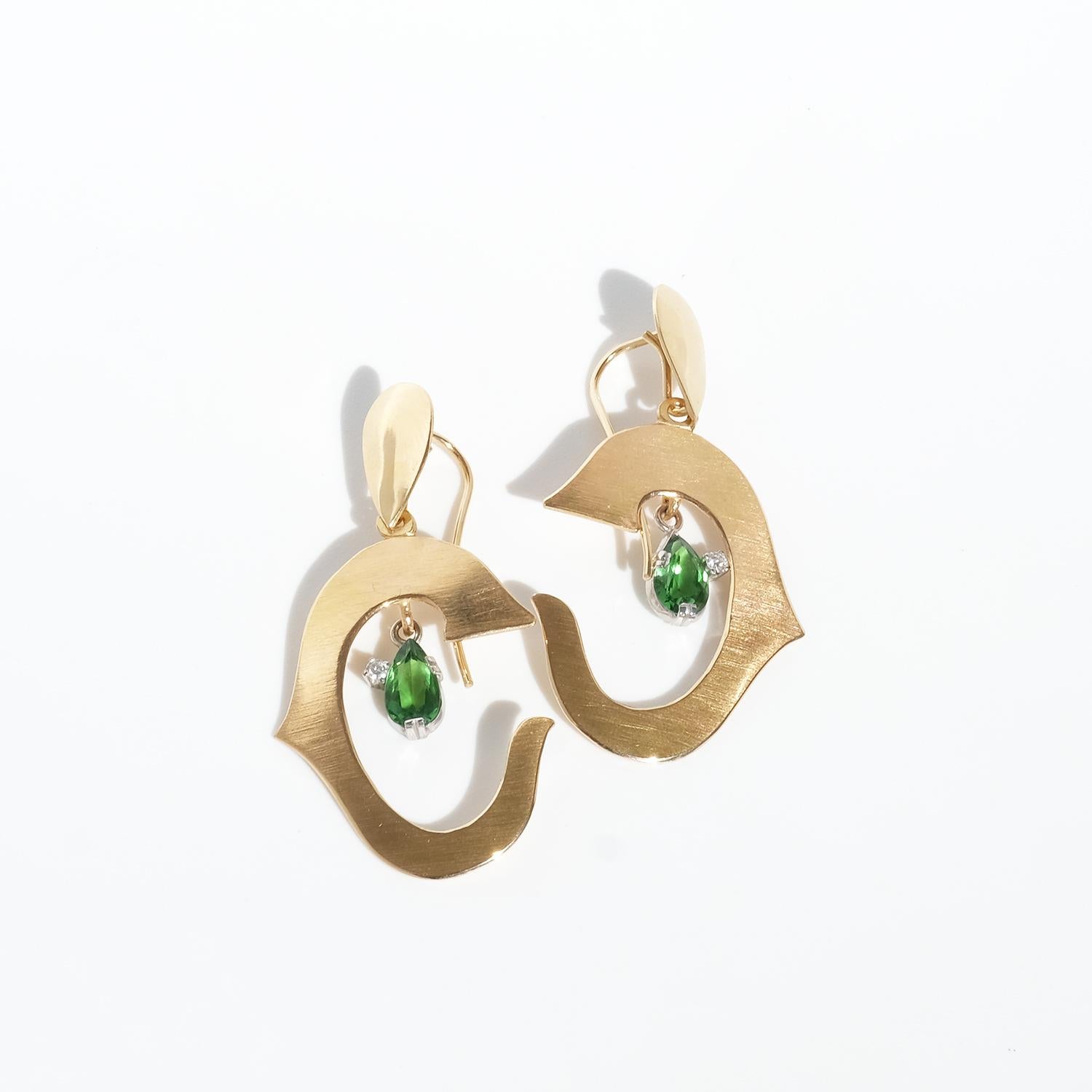 Ohrringe aus 18 Karat Gold, Weißgold, Chrysolit und Diamanten, hergestellt 1995 im Angebot 1