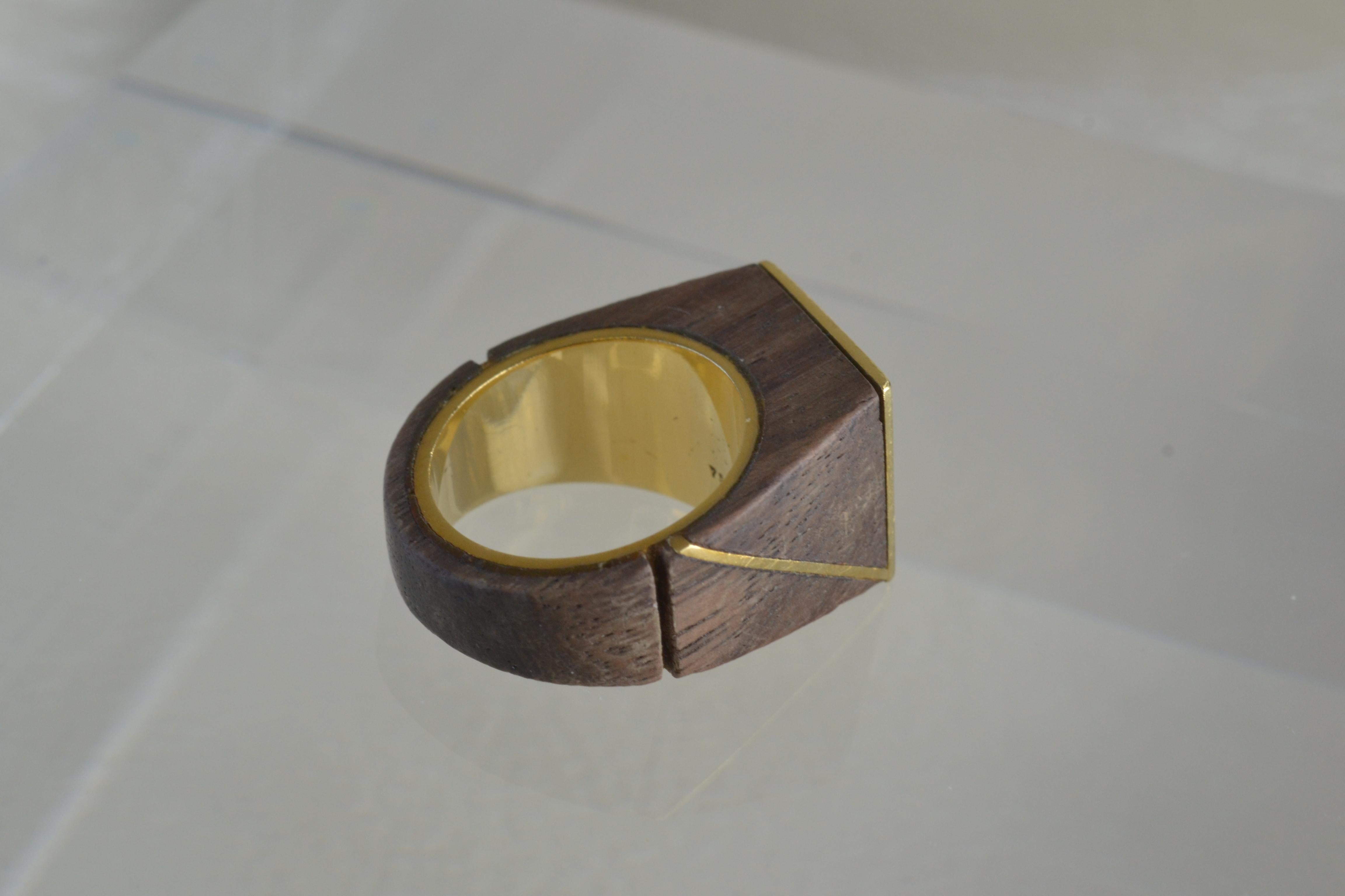 Modern Vintage 18k Gold Wooden Ring One-of-a-kind For Sale