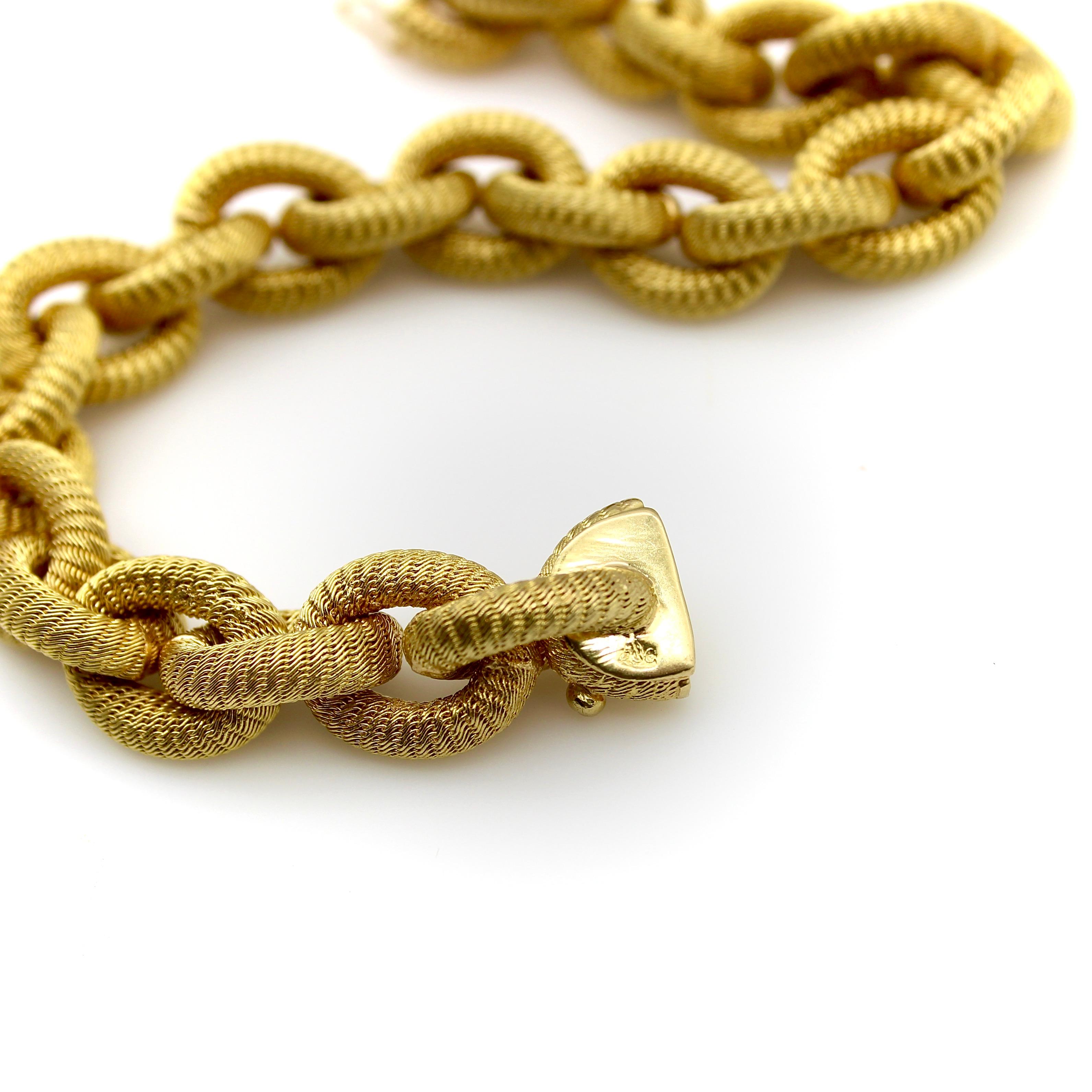 Women's or Men's Vintage 18k Gold Woven Oval Link Bracelet For Sale