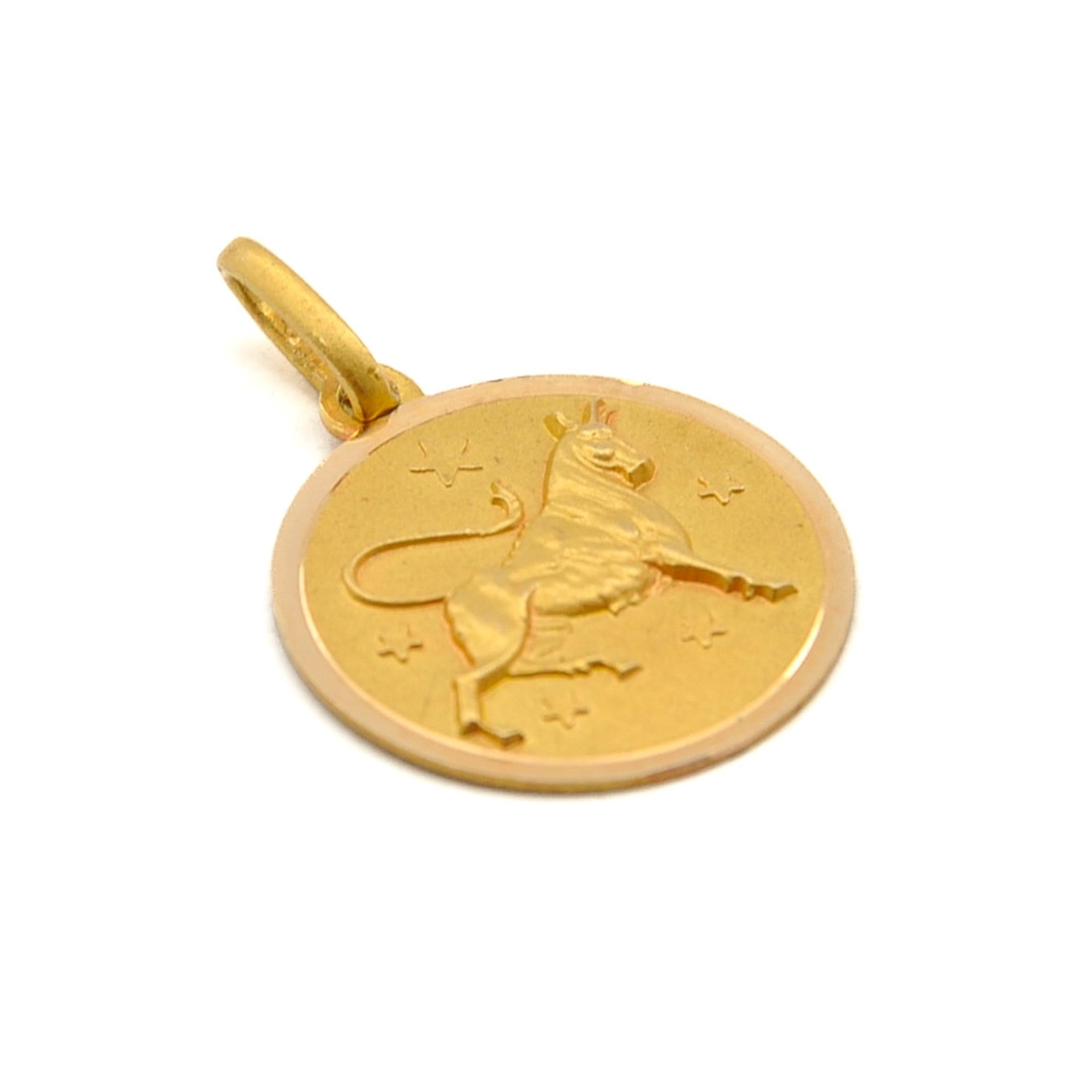 Zodiac Taurus 18 Karat Yellow Gold Charm Pendant For Sale 1