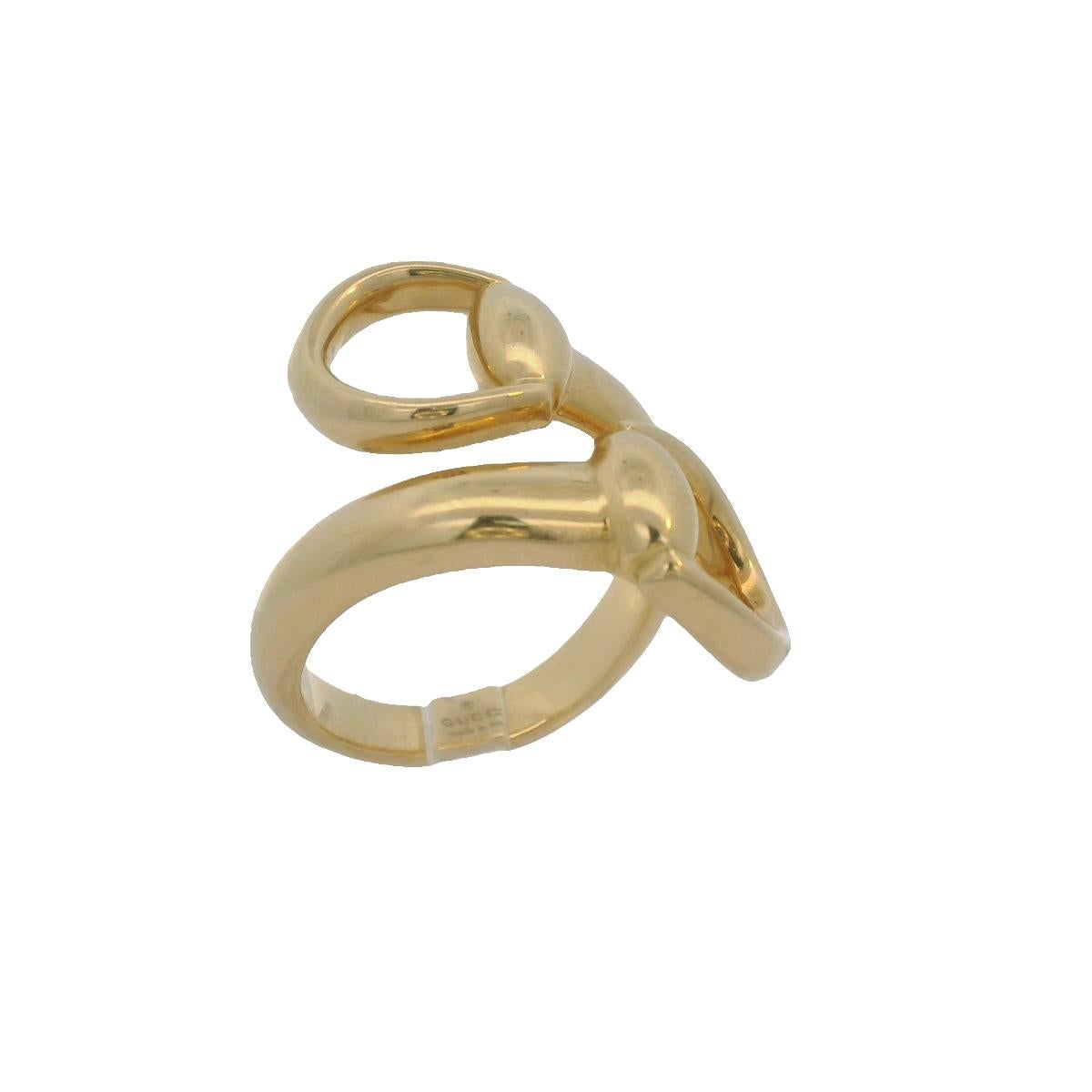 Vintage 18K Gucci Horsebit Ring In Excellent Condition For Sale In New York, NY