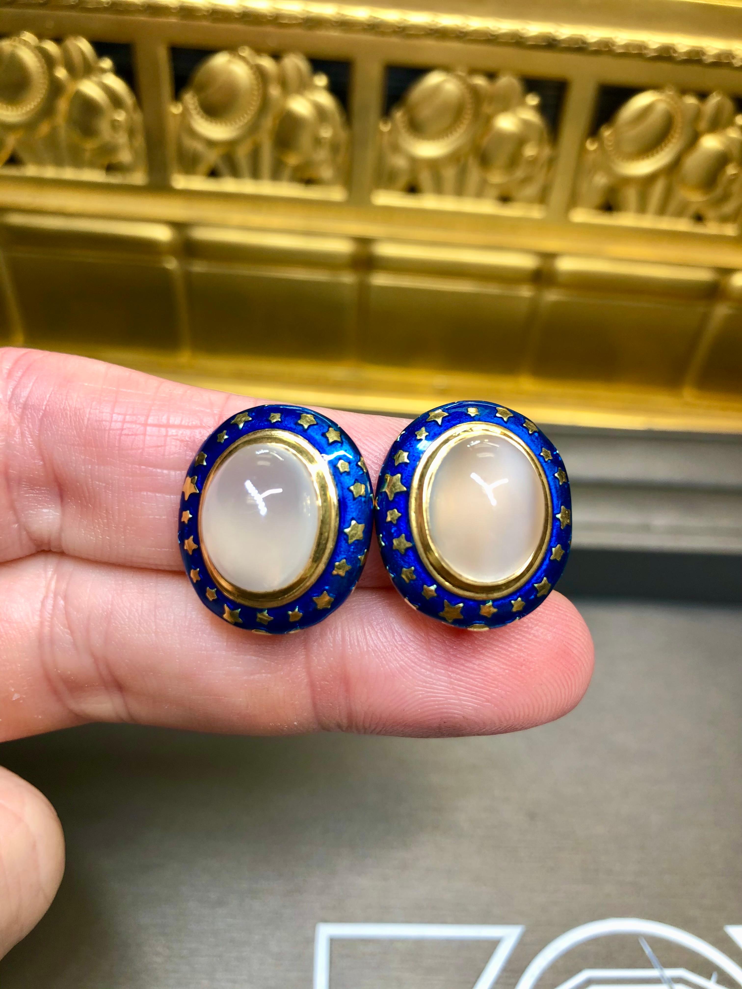 Vintage 18K HERBERT ROSENTHAL Moonstone Blue Enamel Oval Star Huggie Earrings In Good Condition For Sale In Winter Springs, FL