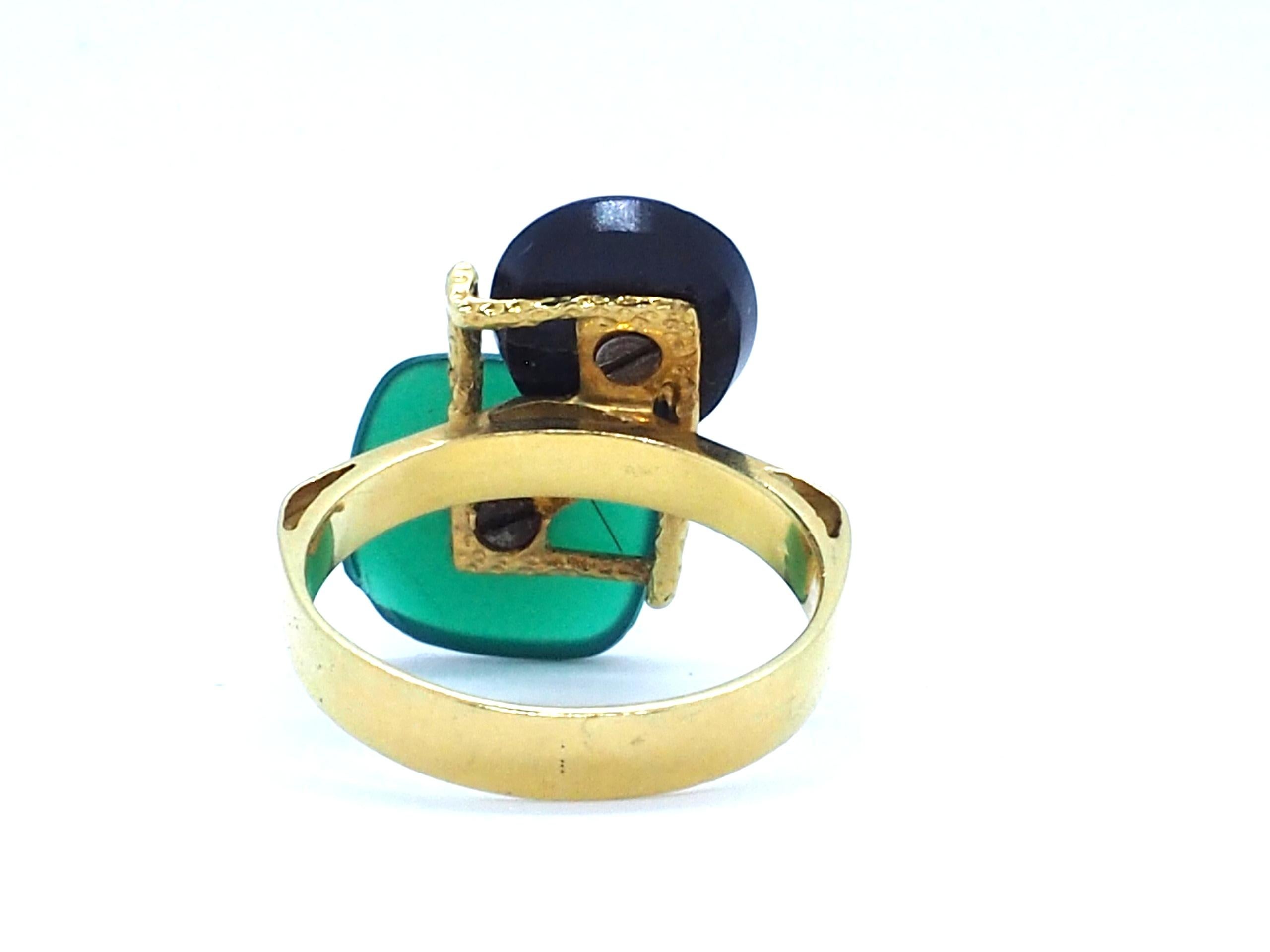 Vintage 18K Jade Lapis Lazulis and Diamonds 18K Yellow Gold Geometric Ring In Good Condition For Sale In Geneva, CH