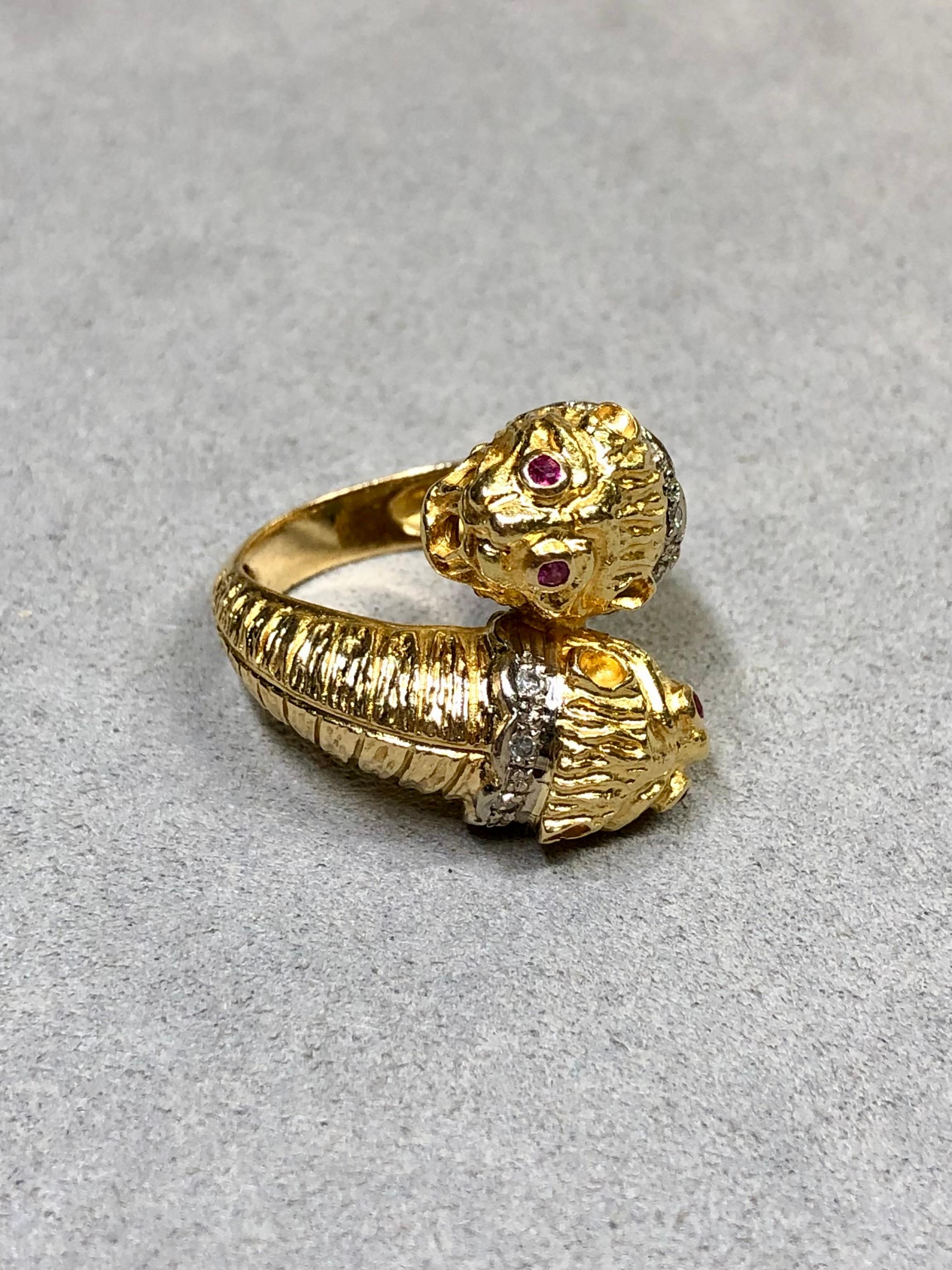 Femenino o masculino Vintage 18K Lalaounis Quimera doble cabeza Rubí Diamante Bypass Anillo Sz 6.5 en venta