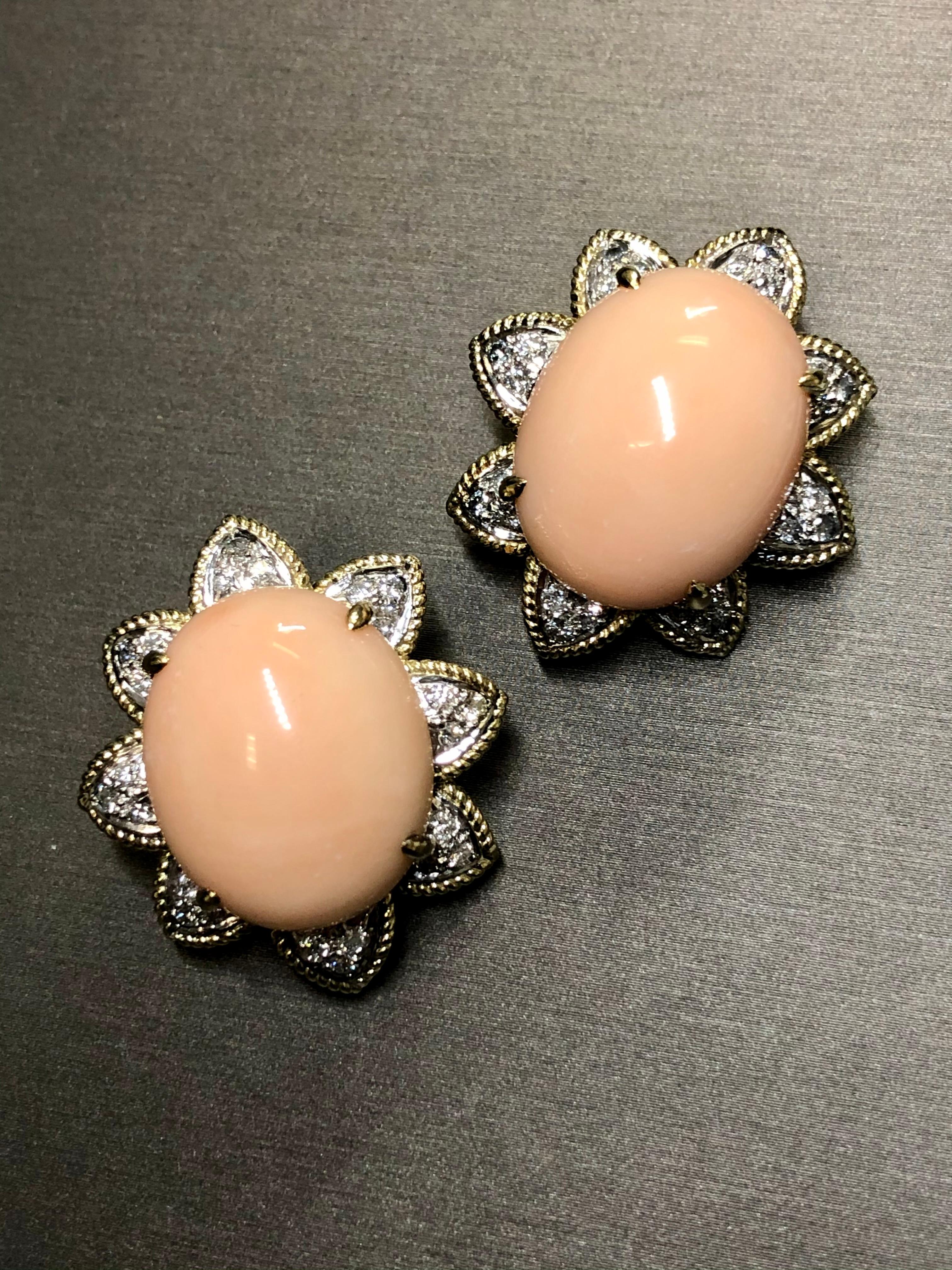 Vintage 18K Large Coral Cabochon Diamond Floral Clip On Huggie Earrings  In Good Condition For Sale In Winter Springs, FL