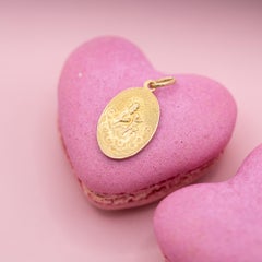 Vintage 18k oval pendant - Holy Sacred Heart of Jesus - our lady of Scapular