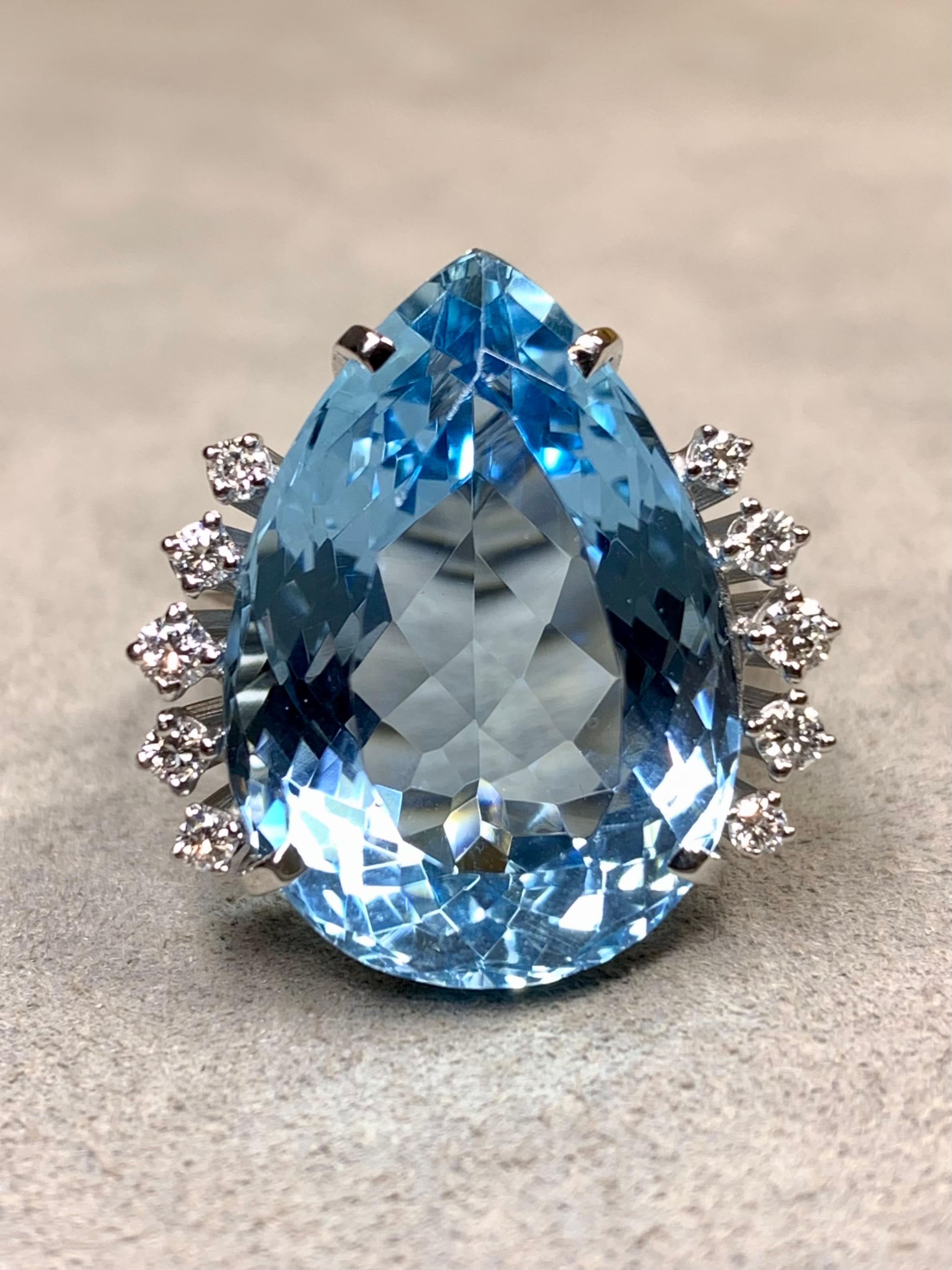 Cocktailring aus 18 Karat birnenförmigem Santa Maria-Aquamarin und Diamant 17,50 Karat im Angebot 5