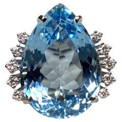 Cocktailring aus 18 Karat birnenförmigem Santa Maria-Aquamarin und Diamant 17,50 Karat