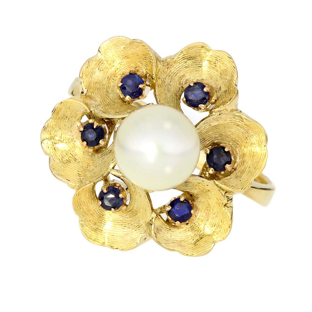 Round Cut Vintage 18K Pearl & Sapphire Ring For Sale