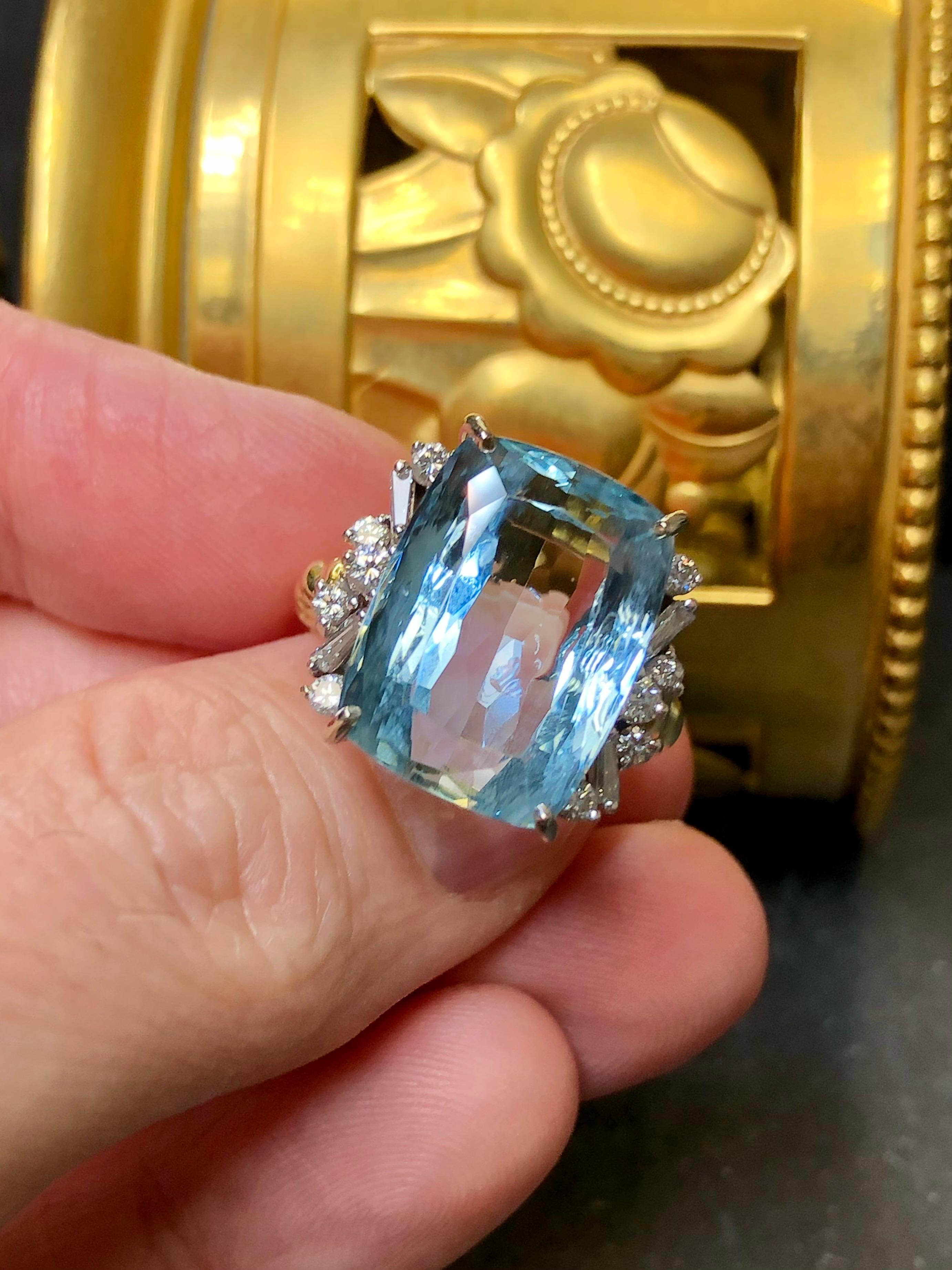 Vintage 18K Cushion Aquamarine Baguette Diamond Rope Twist Cocktail Ring Sz 6.5 In Good Condition For Sale In Winter Springs, FL