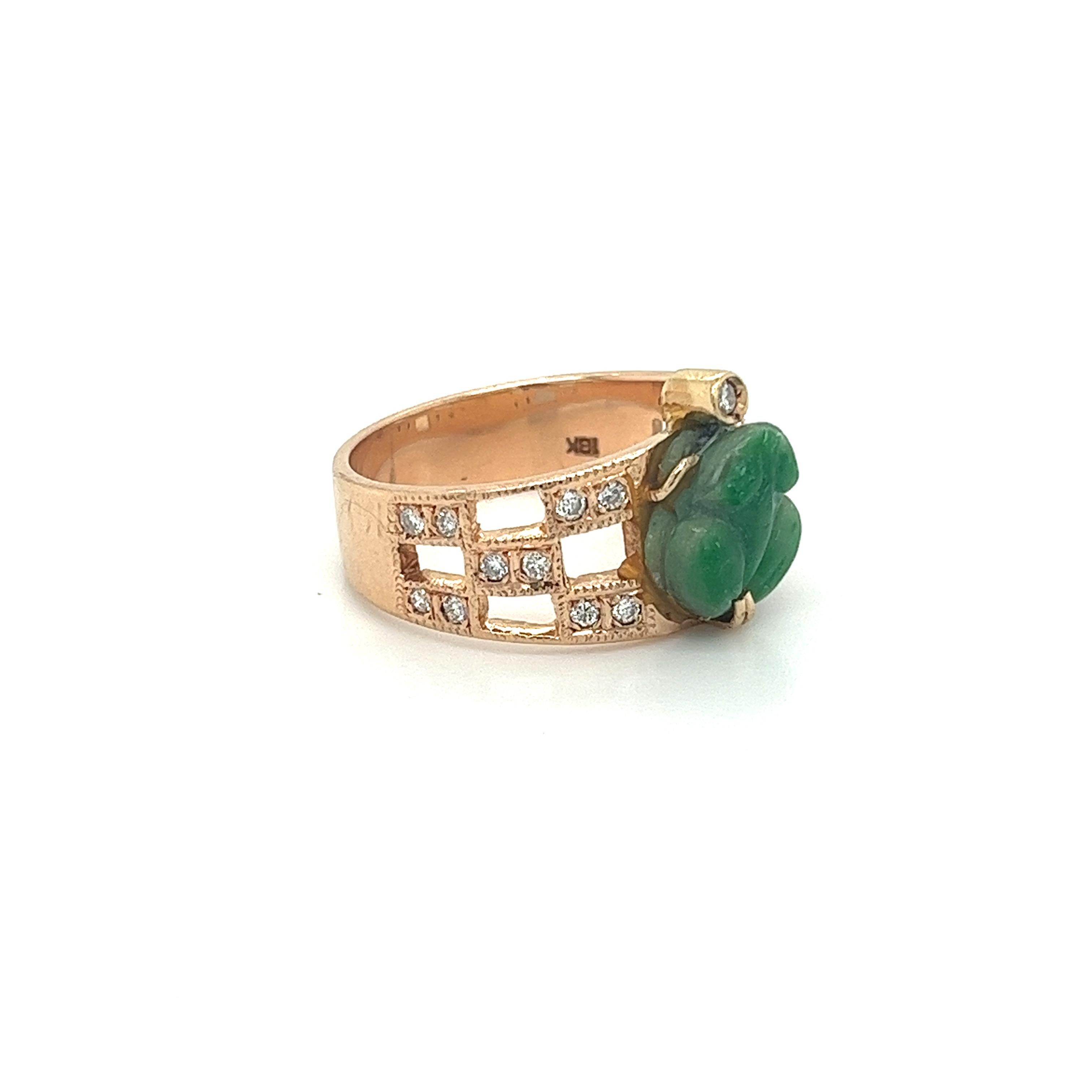 Round Cut Vintage 18k Rose Gold Jadeite Jade Carved Frog Open Shank Ring with Diamond Side For Sale
