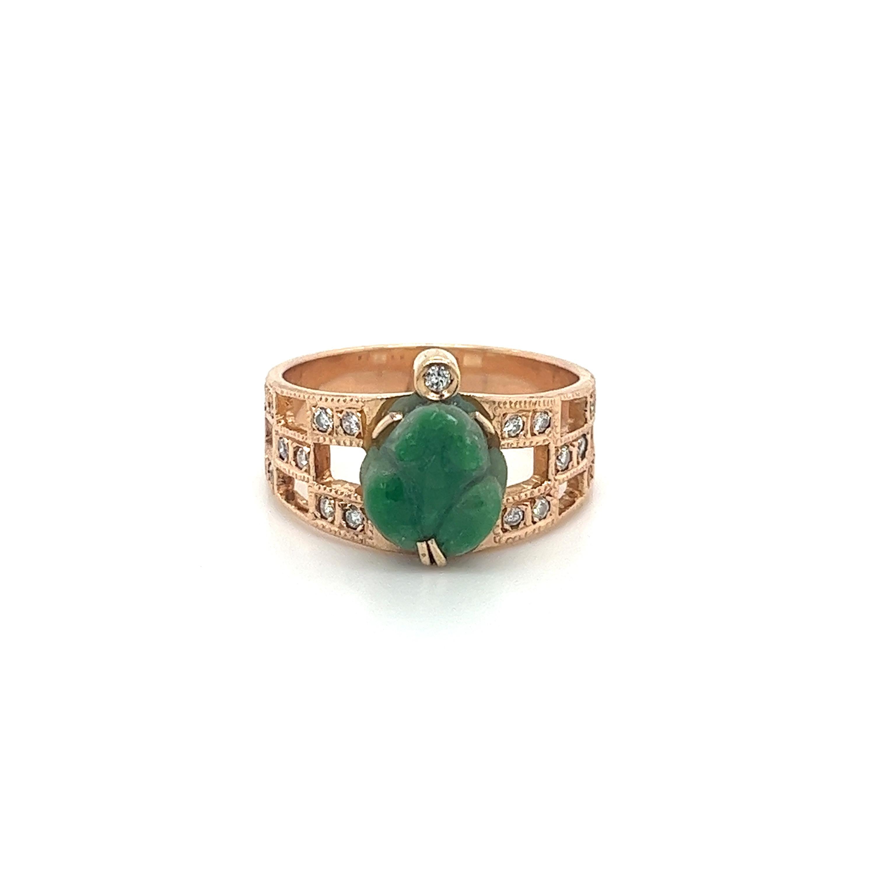 Vintage 18k Rose Gold Jadeite Jade Carved Frog Open Shank Ring with Diamond Side In Excellent Condition For Sale In Miami, FL