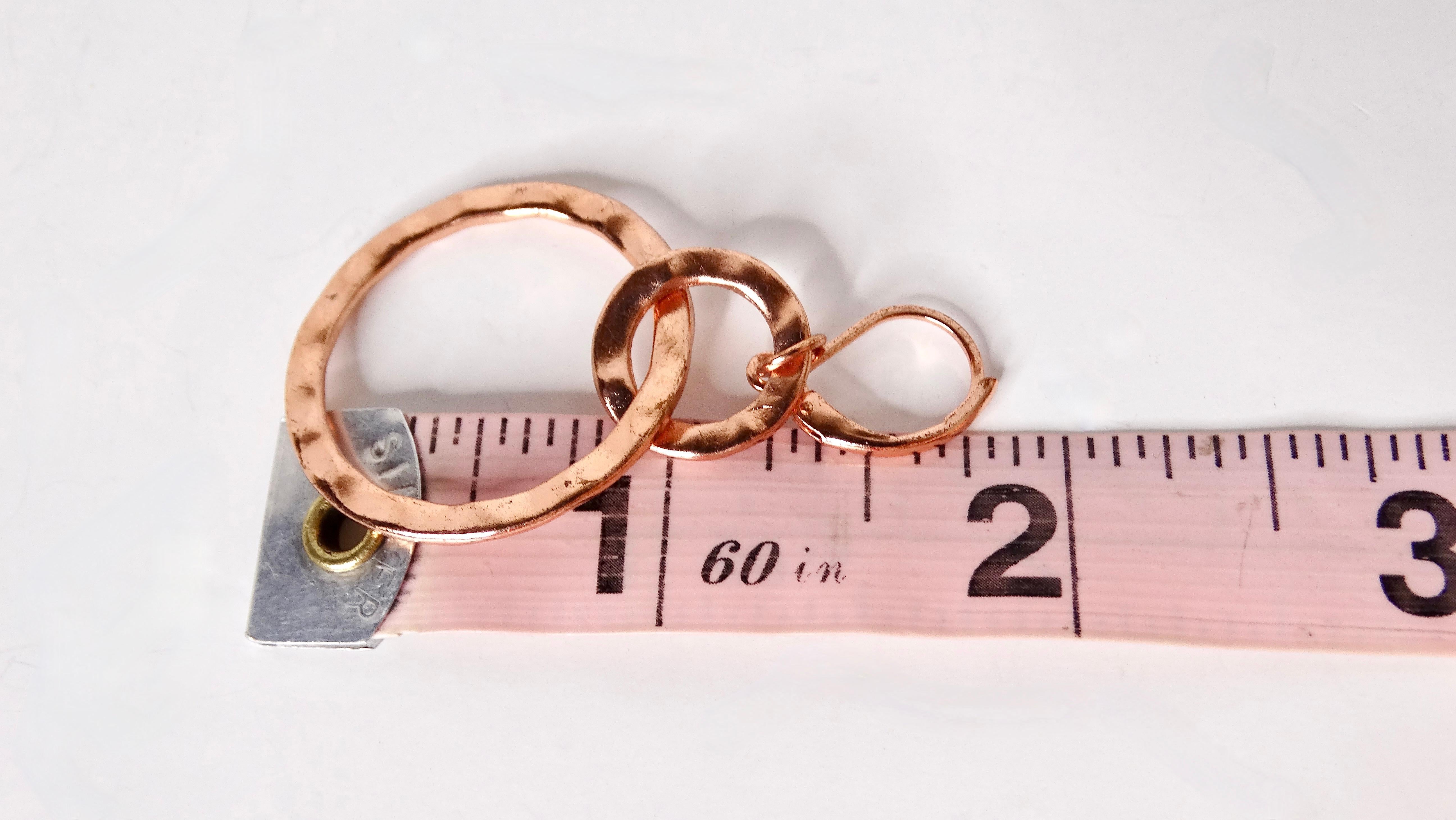 Pendientes de aro escalonados martillados vintage chapados en oro rosa de 18k en Bueno estado para la venta en Scottsdale, AZ