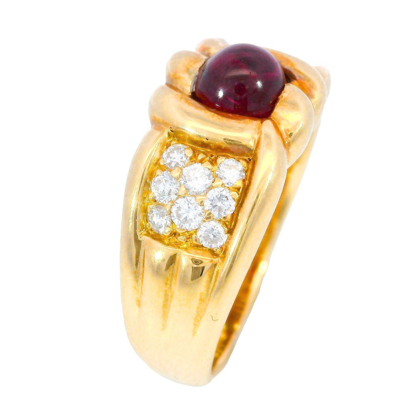 Cabochon Anello di rubino e diamanti d'epoca in oro giallo 18 carati, misura 7,25 ~1,66ctw in vendita
