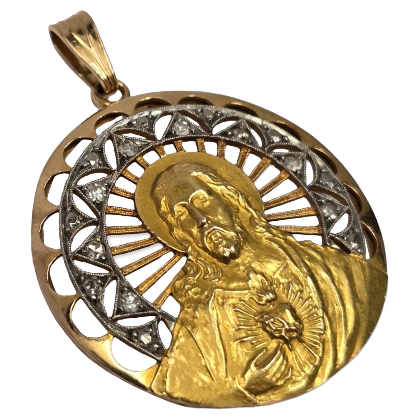 Vintage 18K Pendentif Médaillon Sacré Coeur Jésus avec Accents Halo diamantés