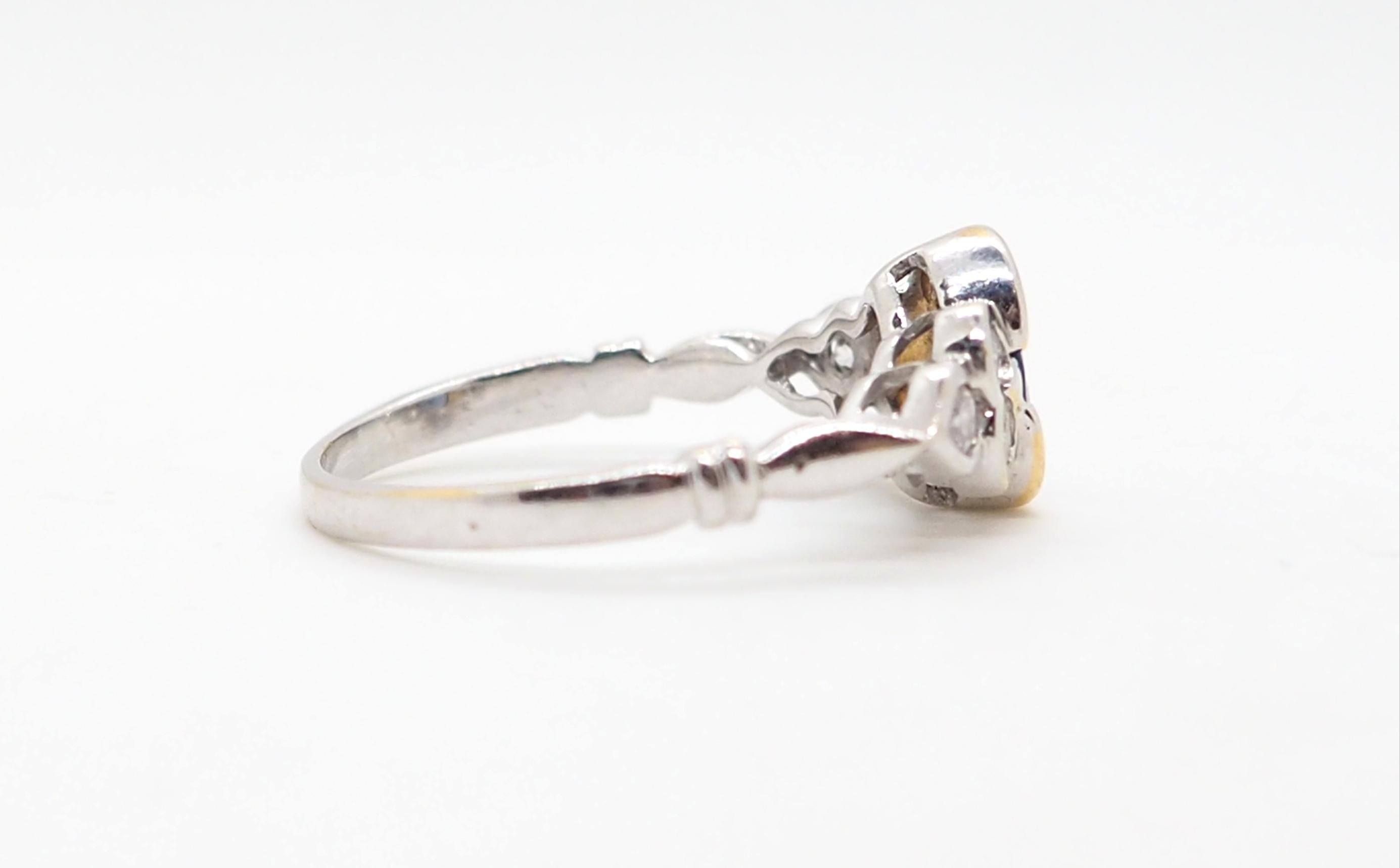 Brilliant Cut Vintage 18K Sapphire Diamond White Gold Ring For Sale