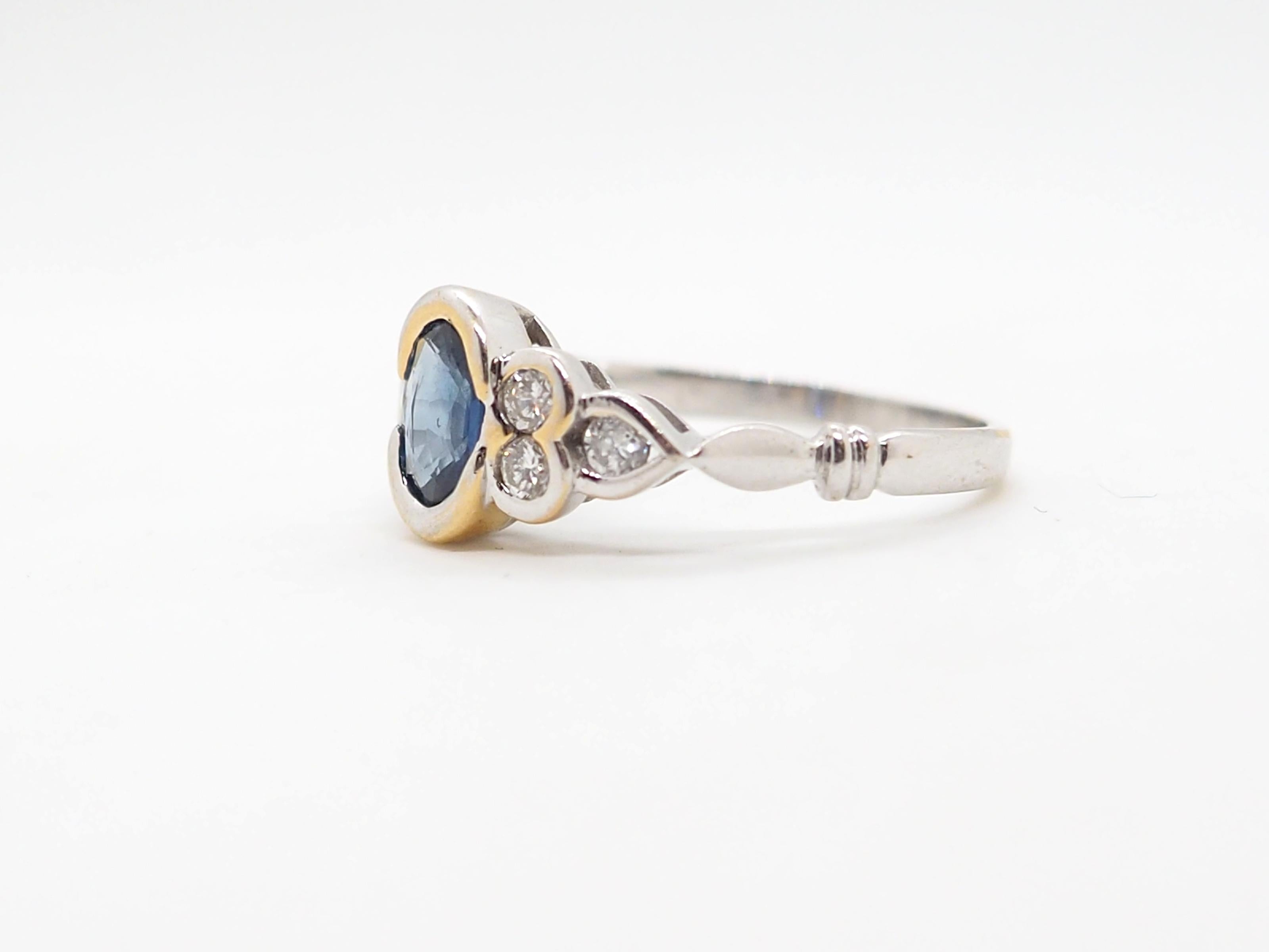 Vintage 18K Sapphire Diamond White Gold Ring In Good Condition For Sale In Geneva, CH