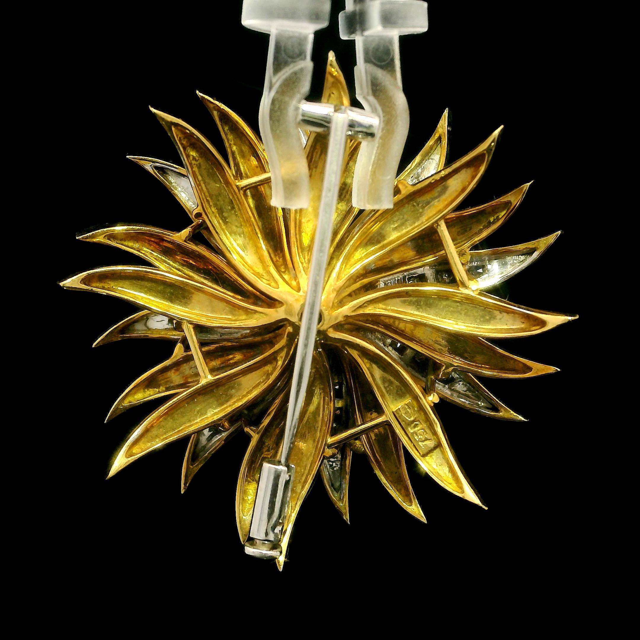 Vintage 18k Massivgold Diamant Grün Emaille Sprühblume Multi Layer Brosche Pin (Einfacher Schliff) im Angebot