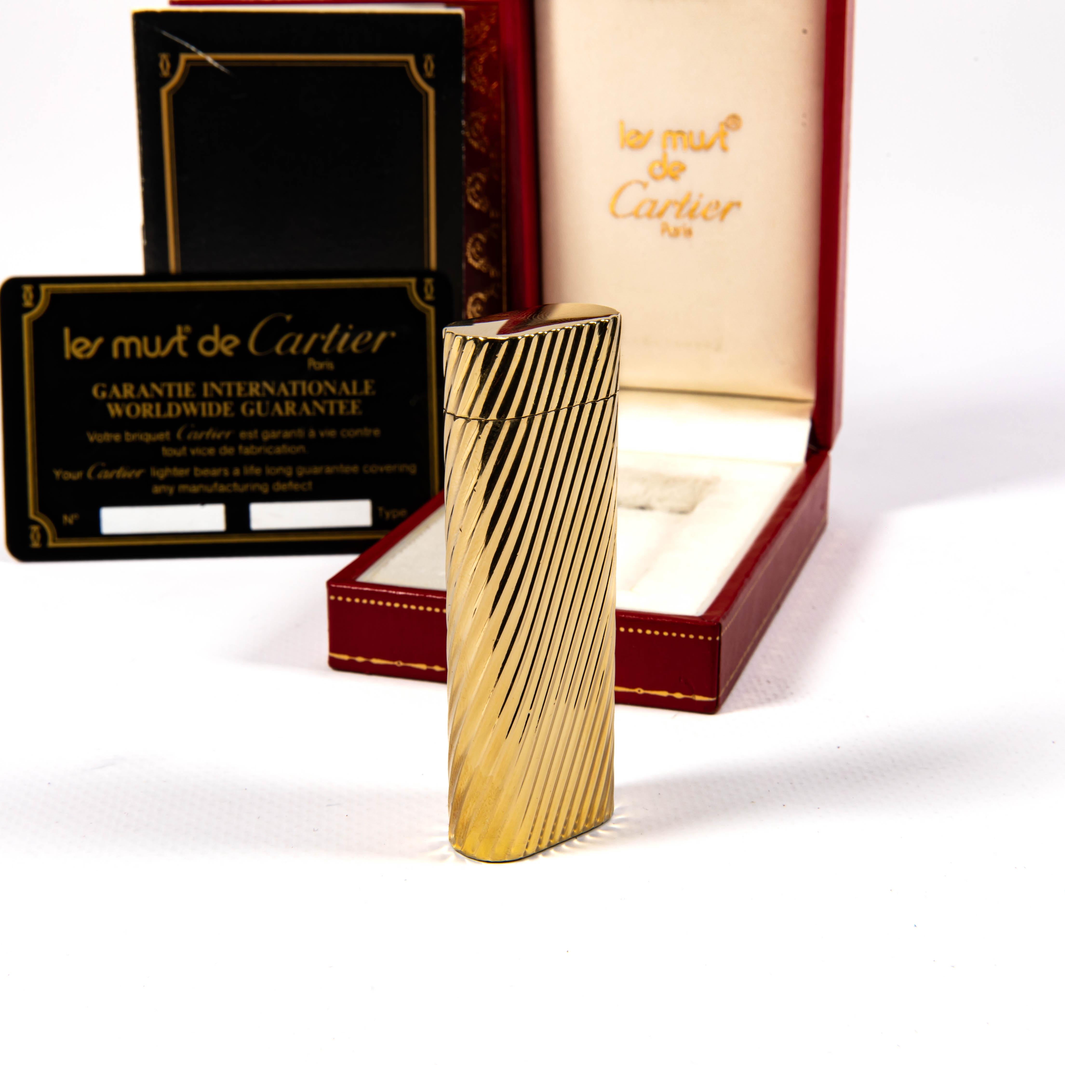 da uomo o donna Accendino d'epoca in oro massiccio 18k CARTIER Les Must in scatola anni '70 in vendita
