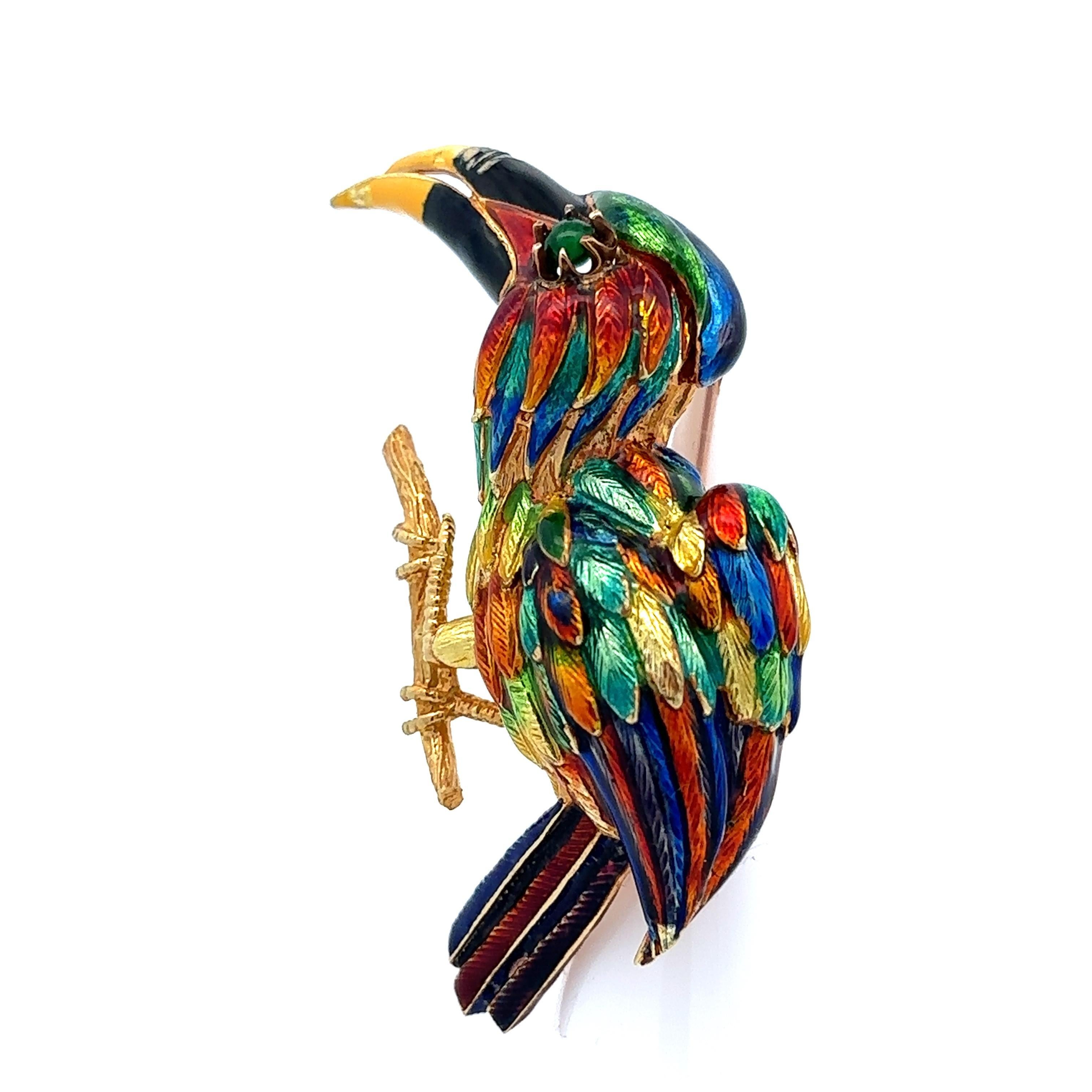 Spilla d'epoca in oro massiccio 18 carati con smalto multicolore Tucano Pappagallo Uccello Grande in vendita 3