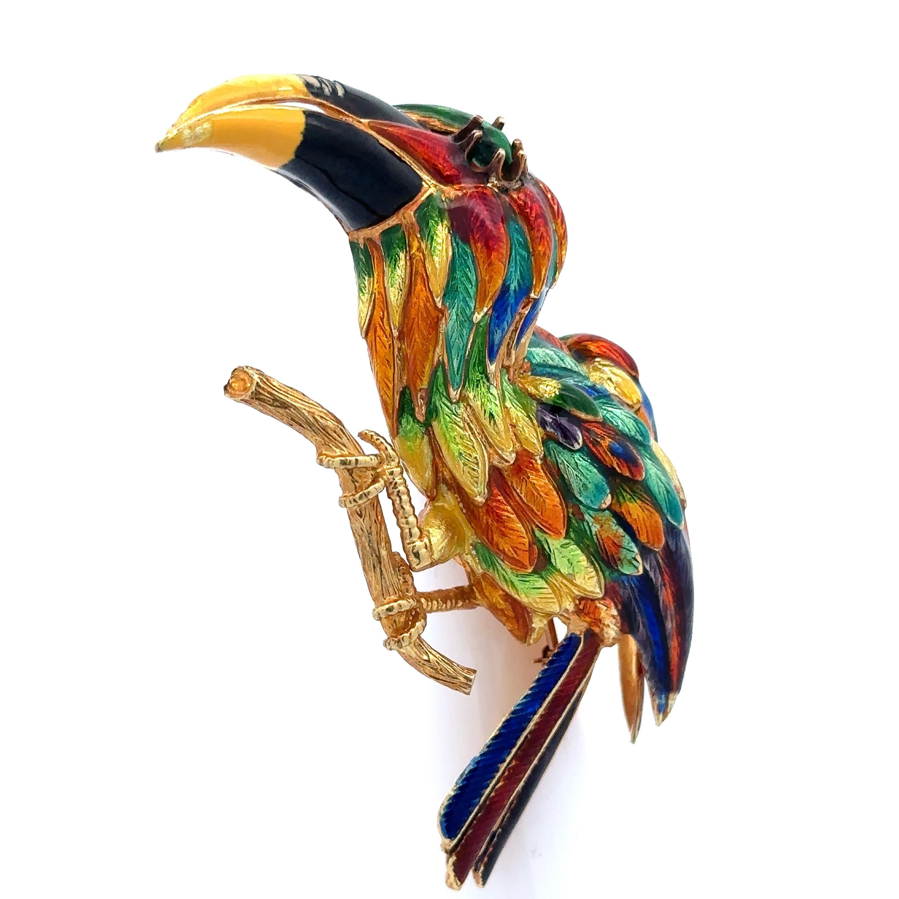 Spilla d'epoca in oro massiccio 18 carati con smalto multicolore Tucano Pappagallo Uccello Grande in vendita 4