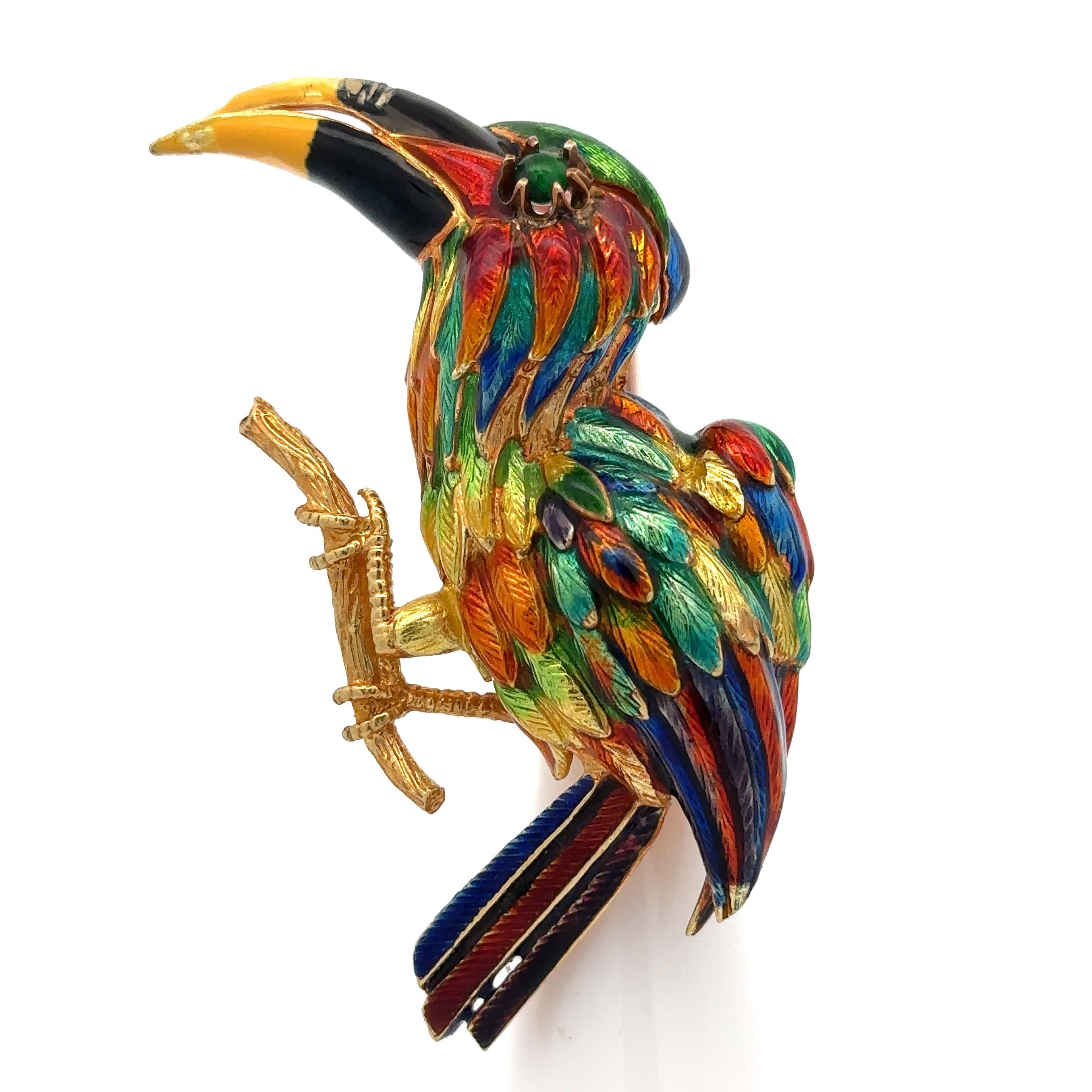 Spilla d'epoca in oro massiccio 18 carati con smalto multicolore Tucano Pappagallo Uccello Grande in vendita 5