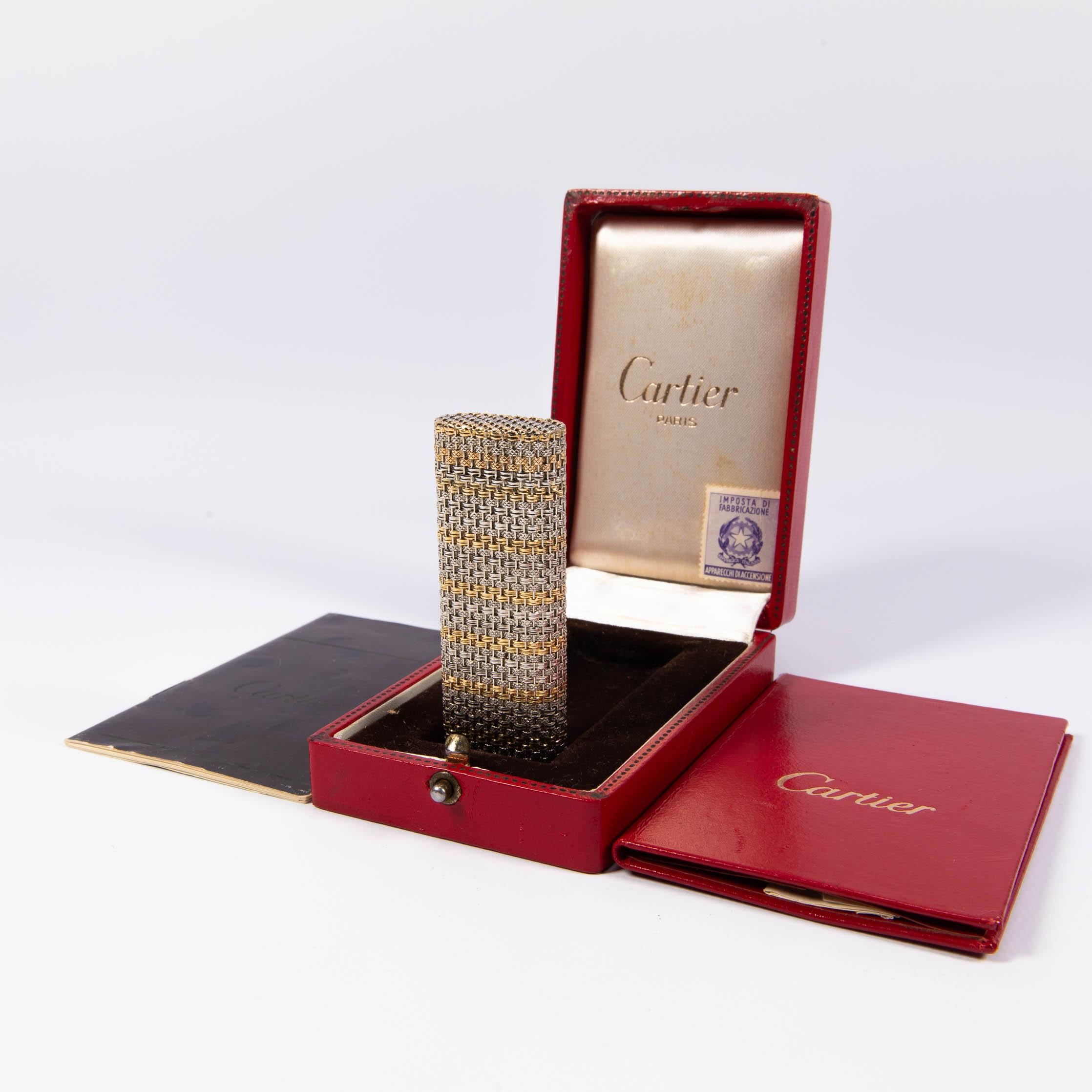Vintage 18K Solid Gold Sleeved Cartier Les Must lighter Complete In Box 1970s In Excellent Condition In DELFT, NL