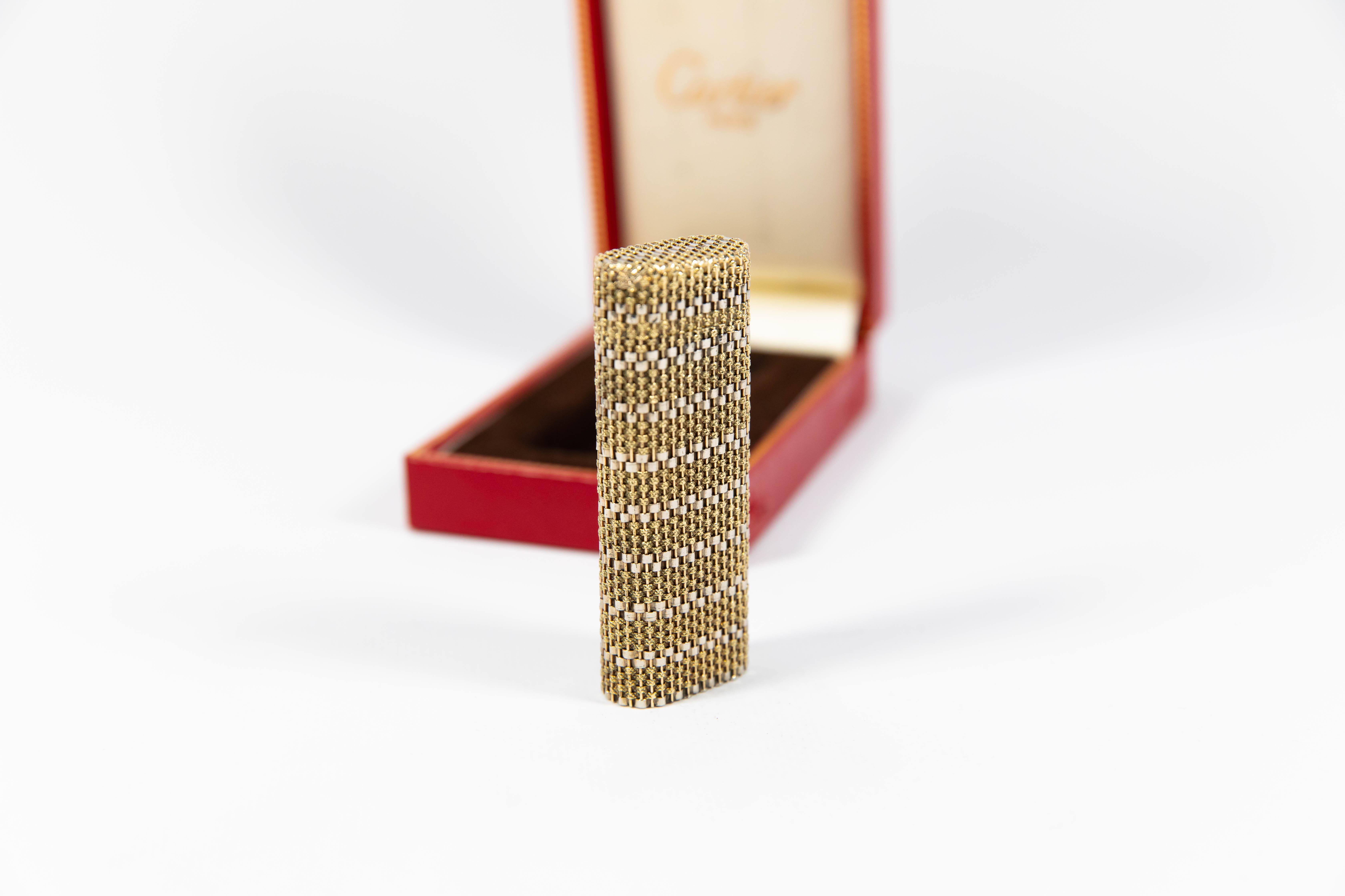 Vintage 18K Solid Gold Sleeved Cartier Les Must lighter Complete In Box 1970s In Good Condition In DELFT, NL