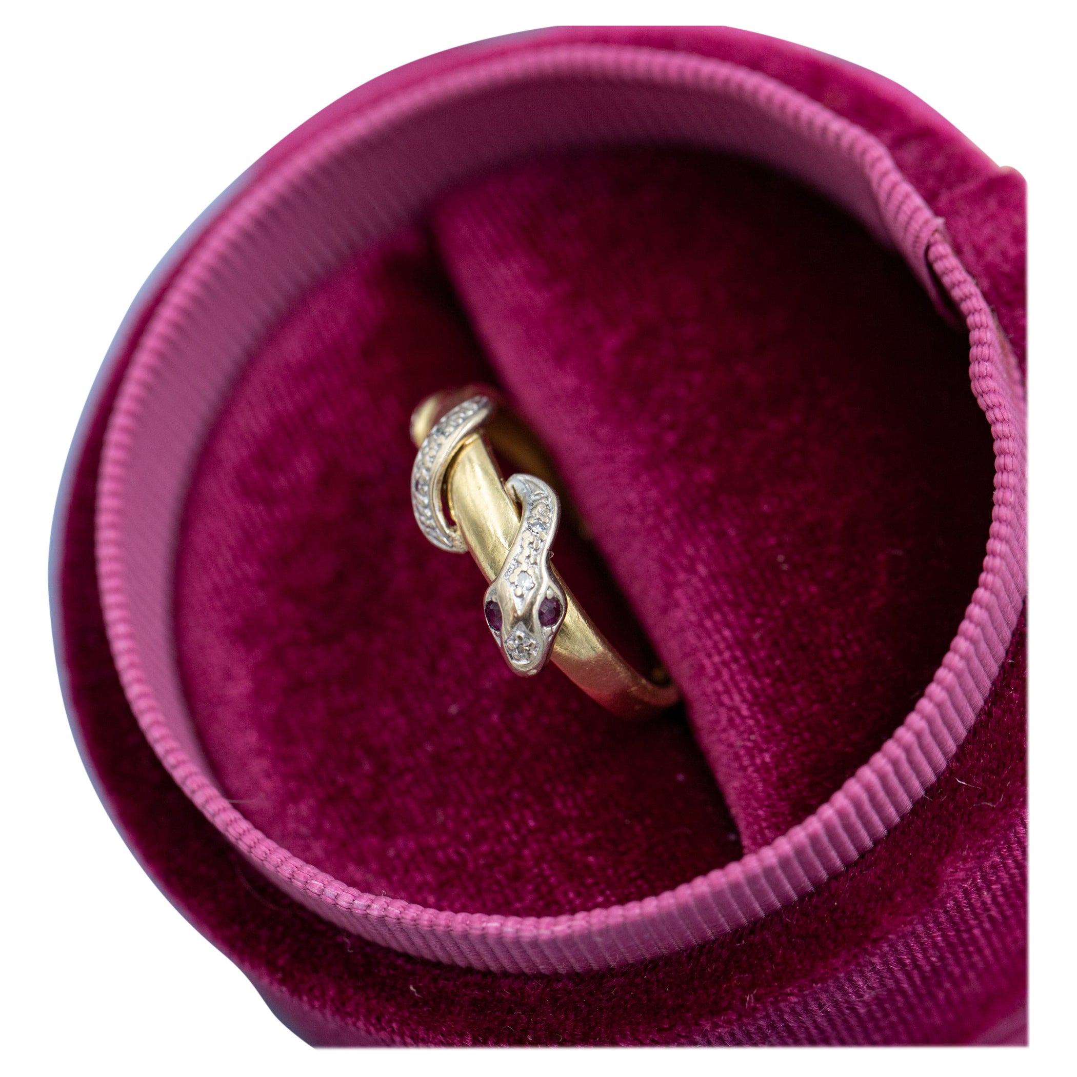 How much should you really pay for an engagement ring?