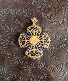 Vintage 18k Solid Yellow Gold Canterbury Cross Pendant Etched Cobalt Blue Enamel