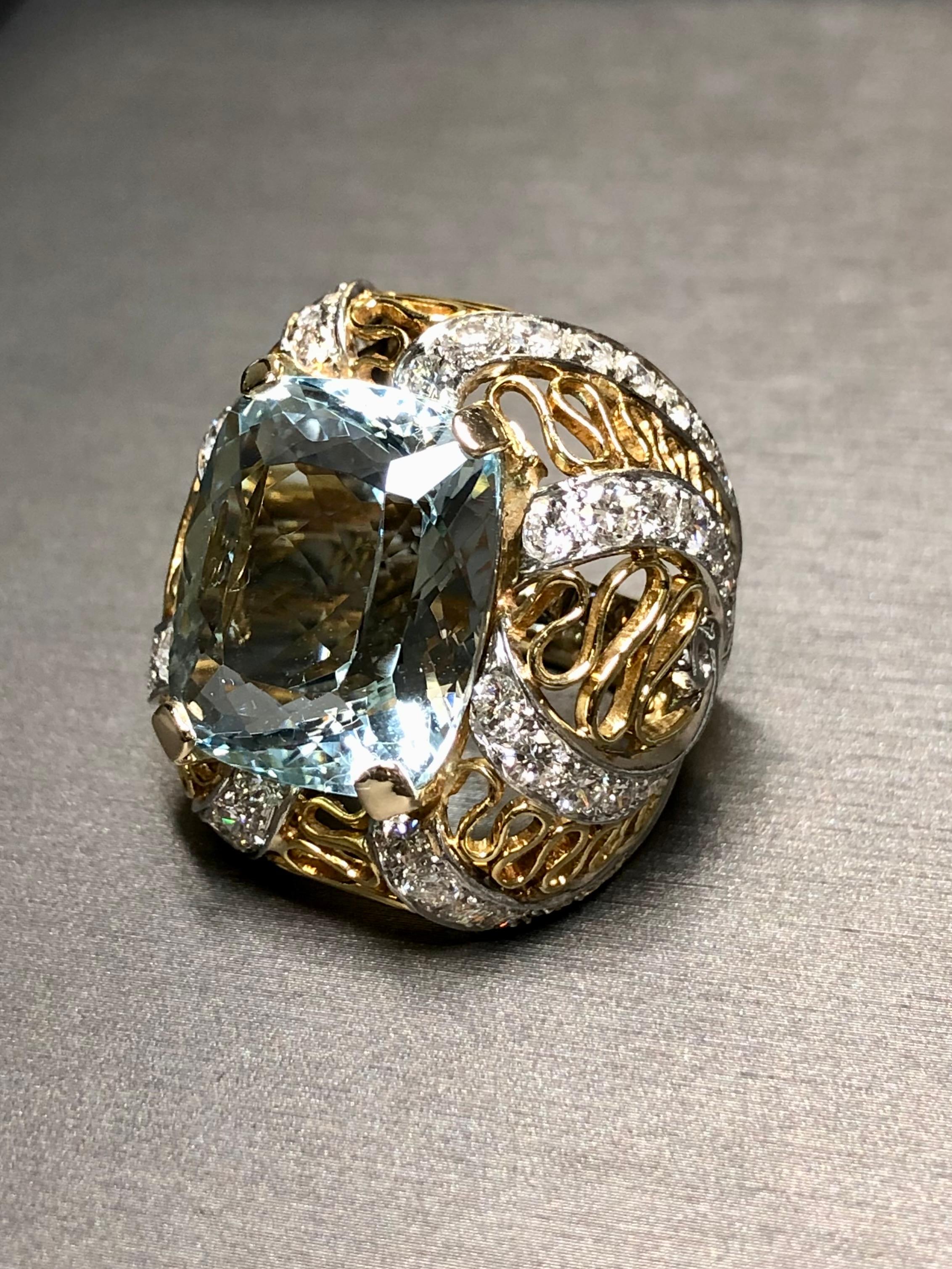 Vintage 18K Two Tone  Cushion Aquamarine Diamond Large Cocktail Ring 23.10cttw For Sale 4