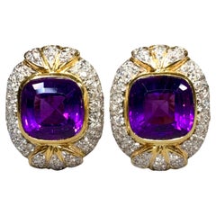 Boucles d'oreilles Huggie en diamant et améthyste coussinée 18K 18.20ctw