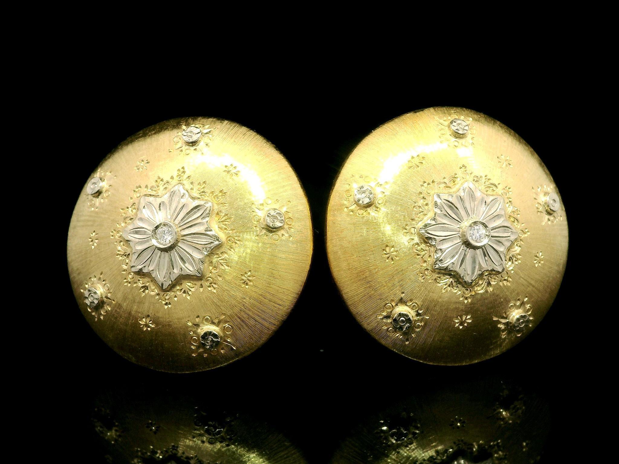 Women's Vintage 18k Two Tone Gold Diamond Textured Floral Large Button Clip On Earrings For Sale