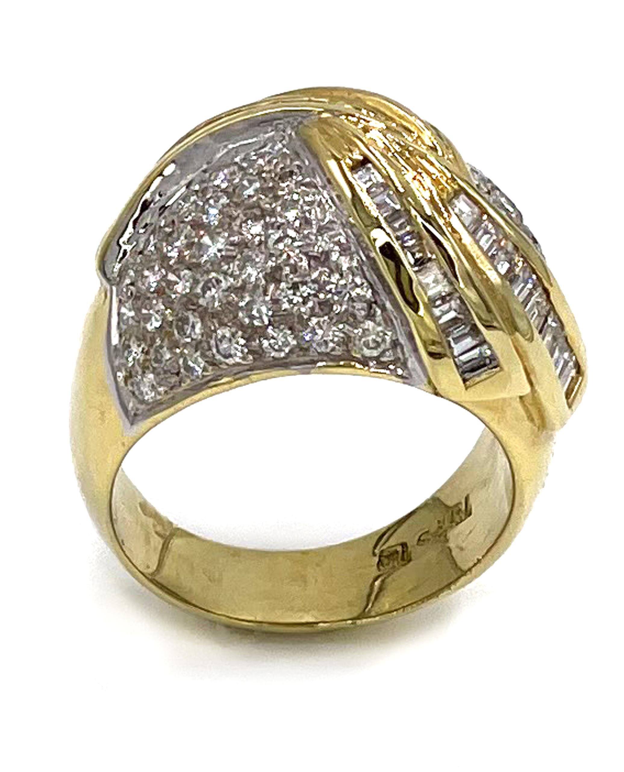 Taille ronde Vintage 18k Two Tone Pave Dome Ring, Circa 1985 en vente