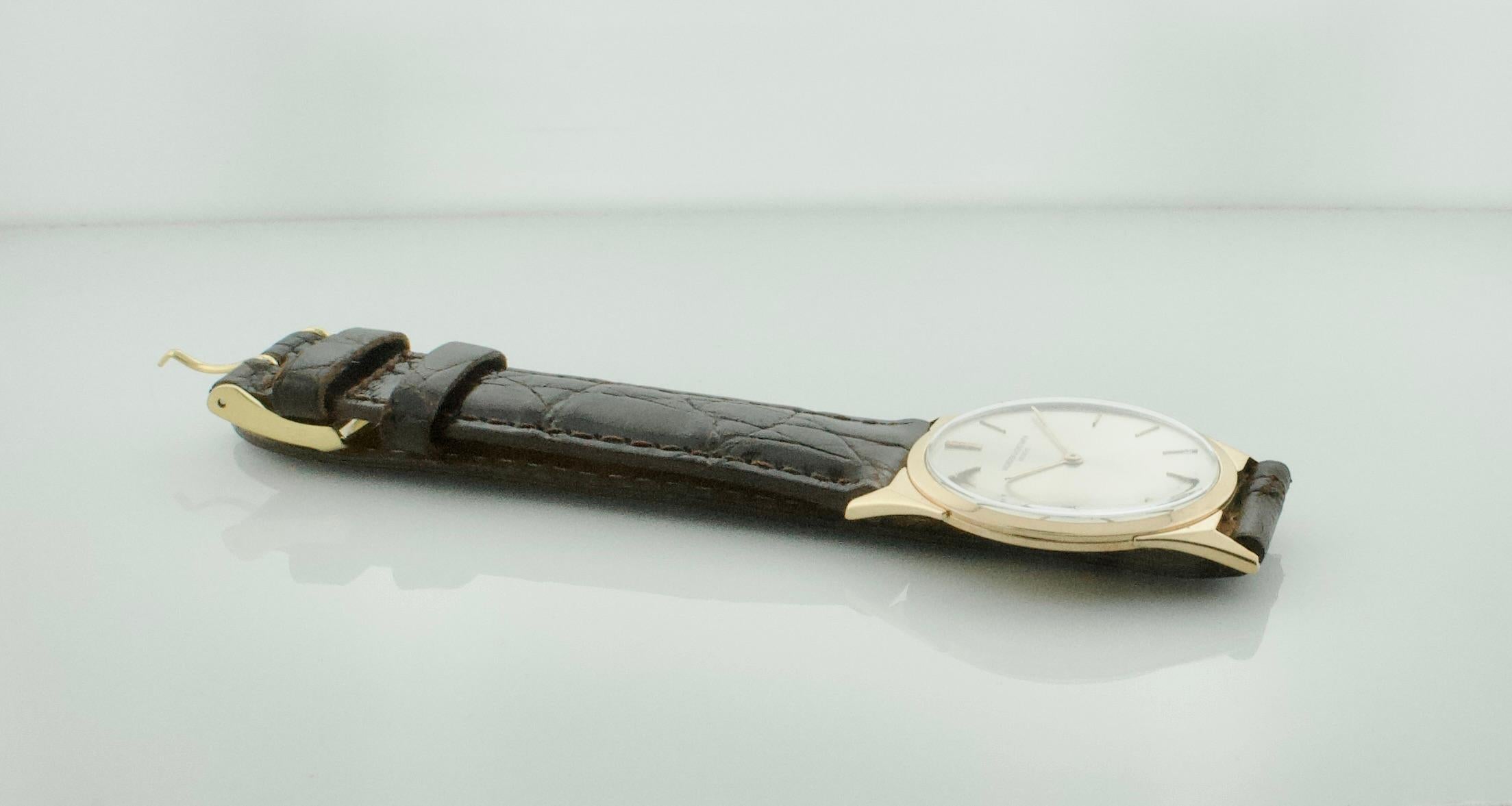 Femenino o masculino Vacheron Constantin vintage de 18 quilates años 50 Ref. 6099 Reloj de vestir ultrafino en venta