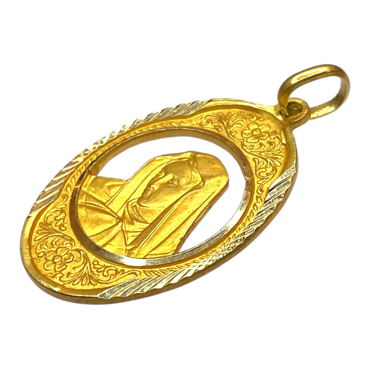 Art Nouveau Vintage 18K Virgin Mary Oval Picture Pendant For Sale