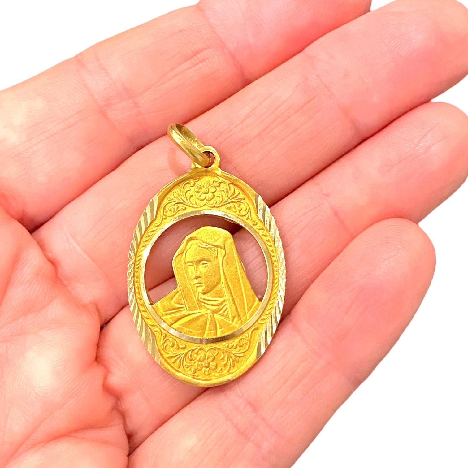 Women's or Men's Vintage 18K Virgin Mary Oval Picture Pendant For Sale