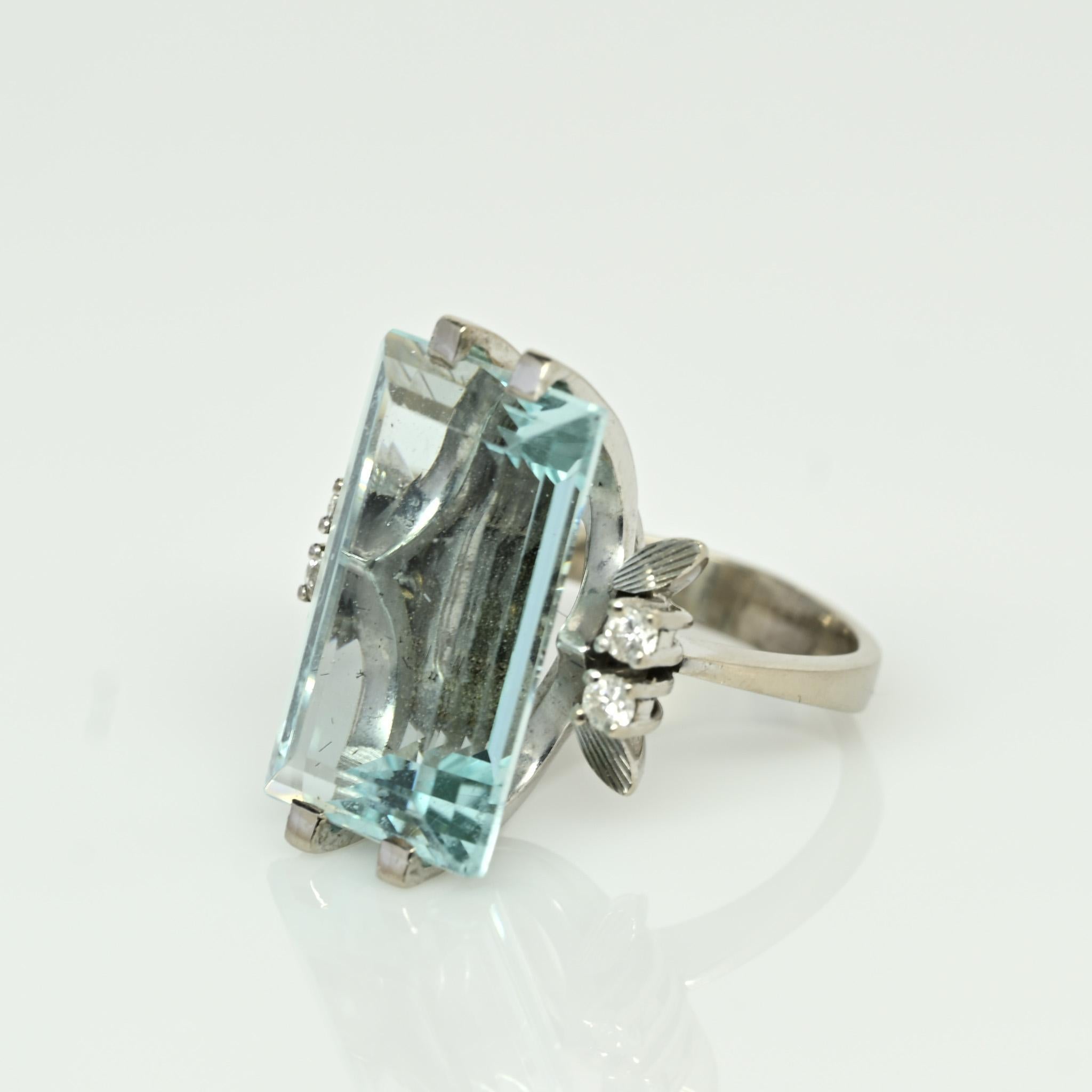 Vintage 18K White Gold 11.2 Ct Step Cut Aquamarine Cocktail Ring 1