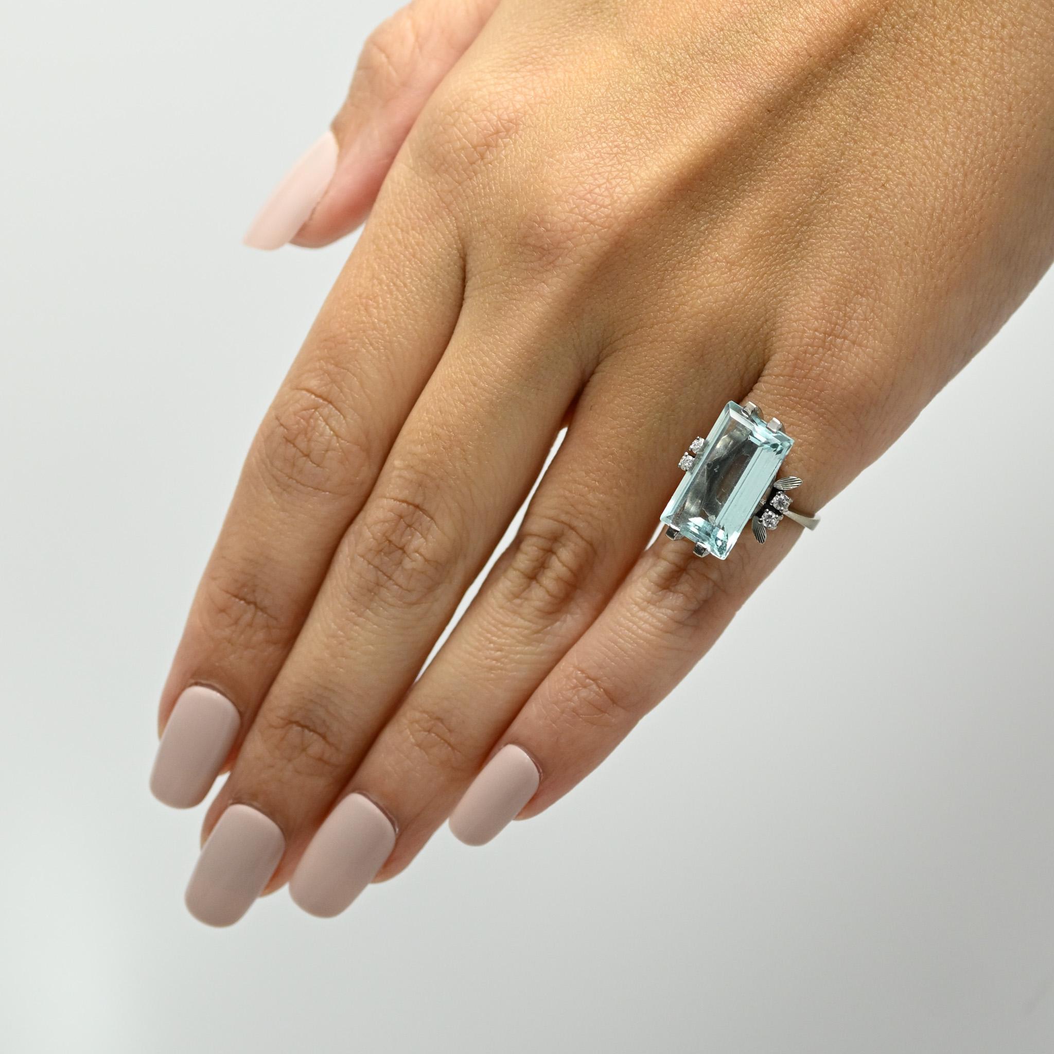 Vintage 18K White Gold 11.2 Ct Step Cut Aquamarine Cocktail Ring 4