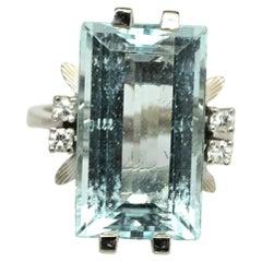 Vintage 18K White Gold 11.2 Ct Step Cut Aquamarine Cocktail Ring