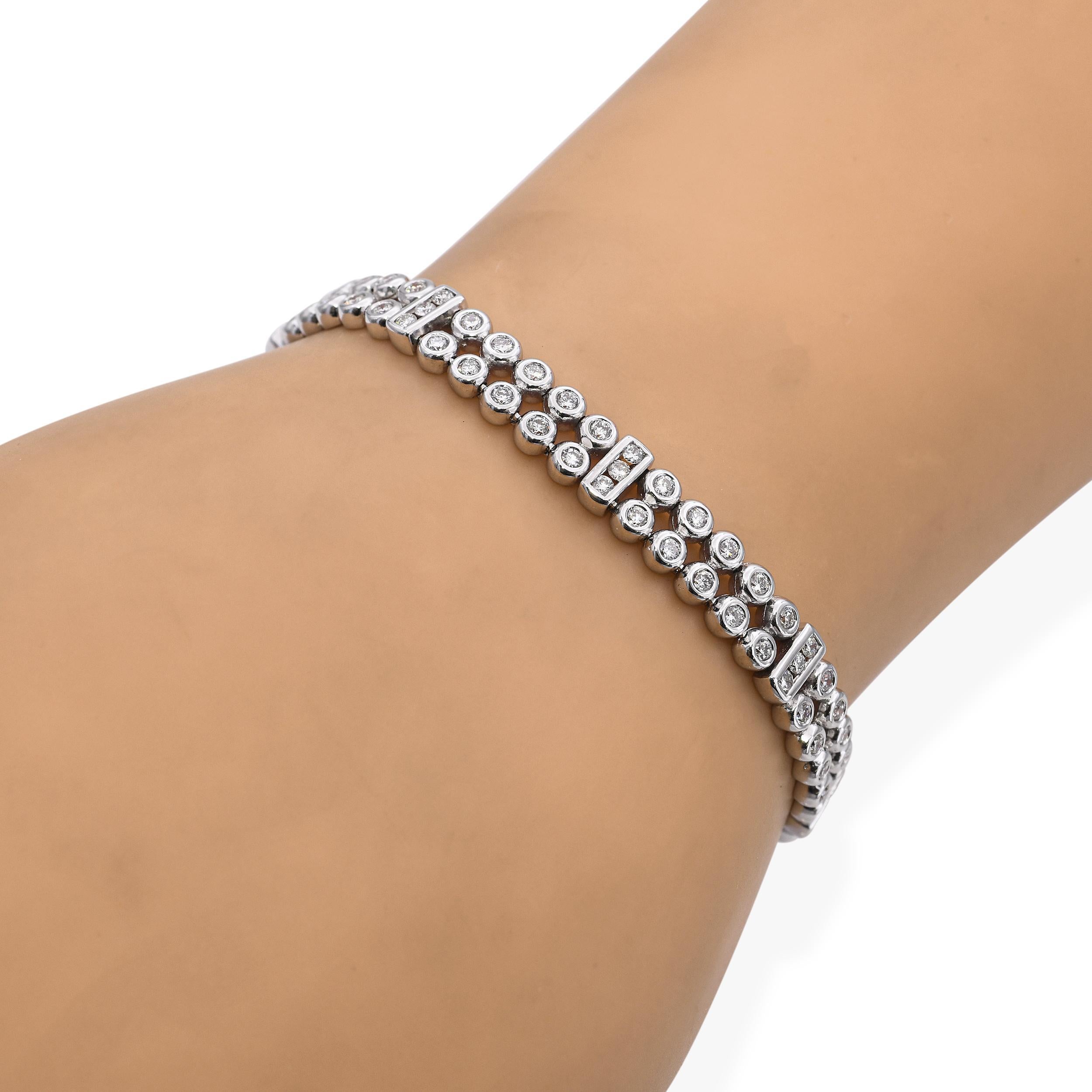 Brilliant Cut Vintage 18k White Gold 1.32tcw Diamond Tennis Bracelet For Sale