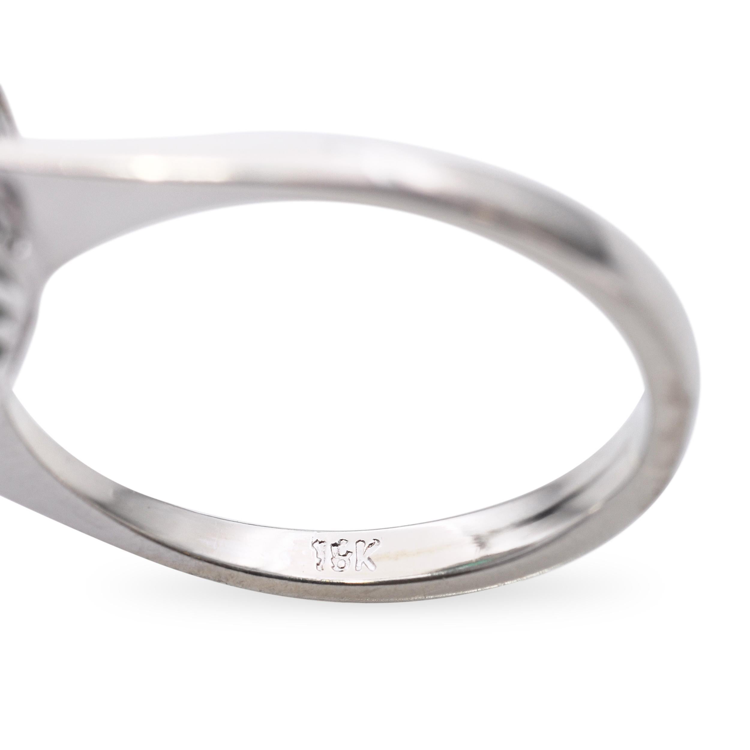 Vintage 18k White Gold 1.49ct Emerald and 0.42tcw Diamond Halo Ring (Bague Halo en or blanc 18k) en vente 1