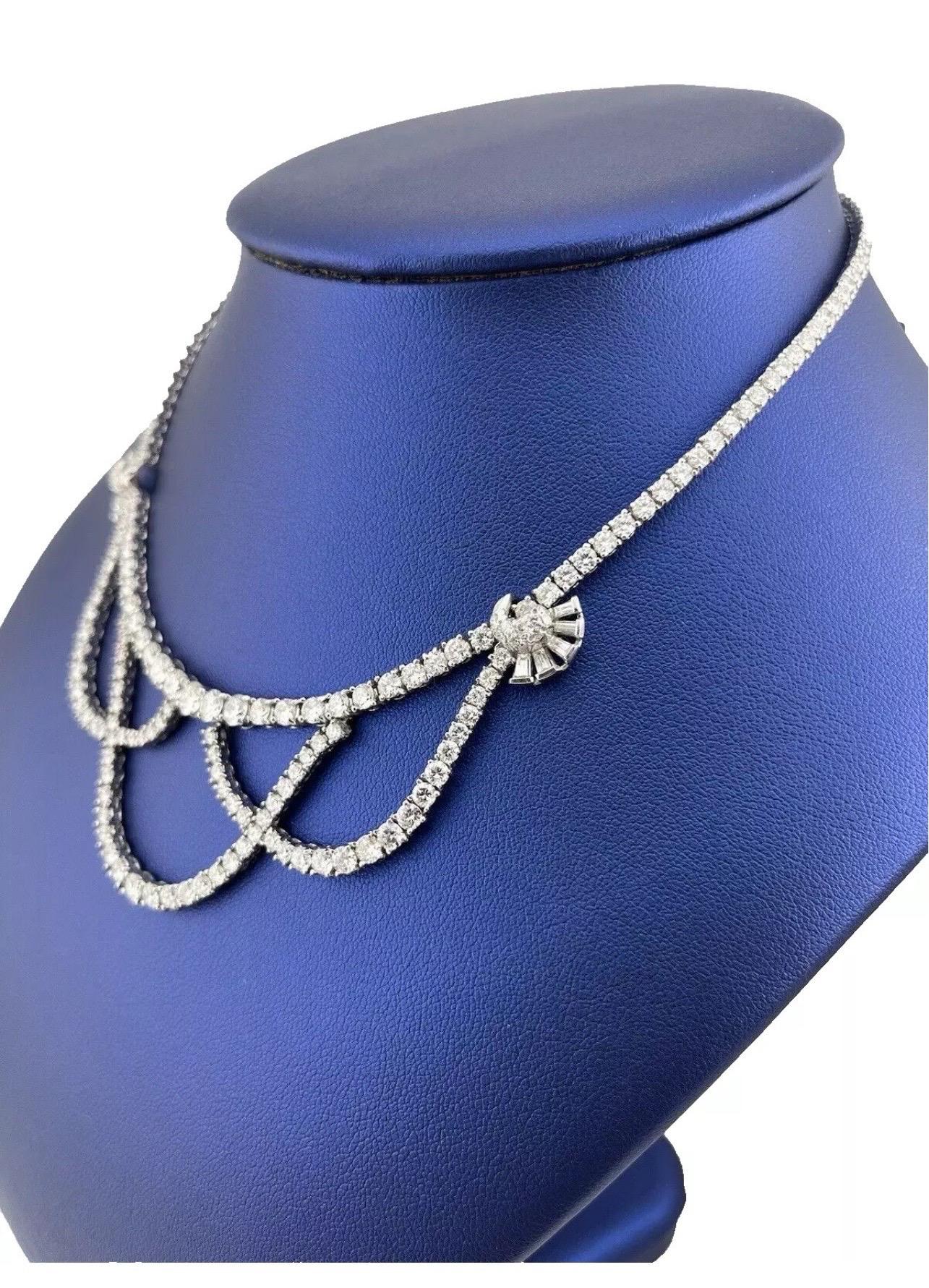 Donna Collana da cocktail vintage in oro bianco 18 carati con diamanti tondi a baguette 14 carati in vendita