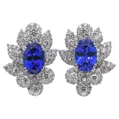 Boucles d'oreilles florales en or blanc 18 carats 16.4tcw Tanzanite et 6.66tcw Diamant