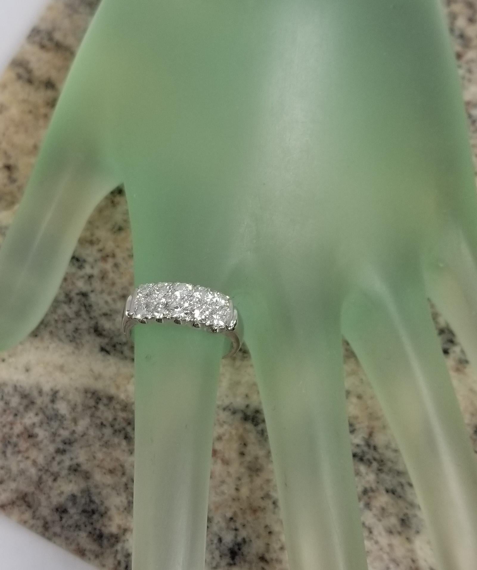 Women's or Men's Vintage 18 Karat White Gold 2-Row Diamond Anniversary Ring 1.10 Carat