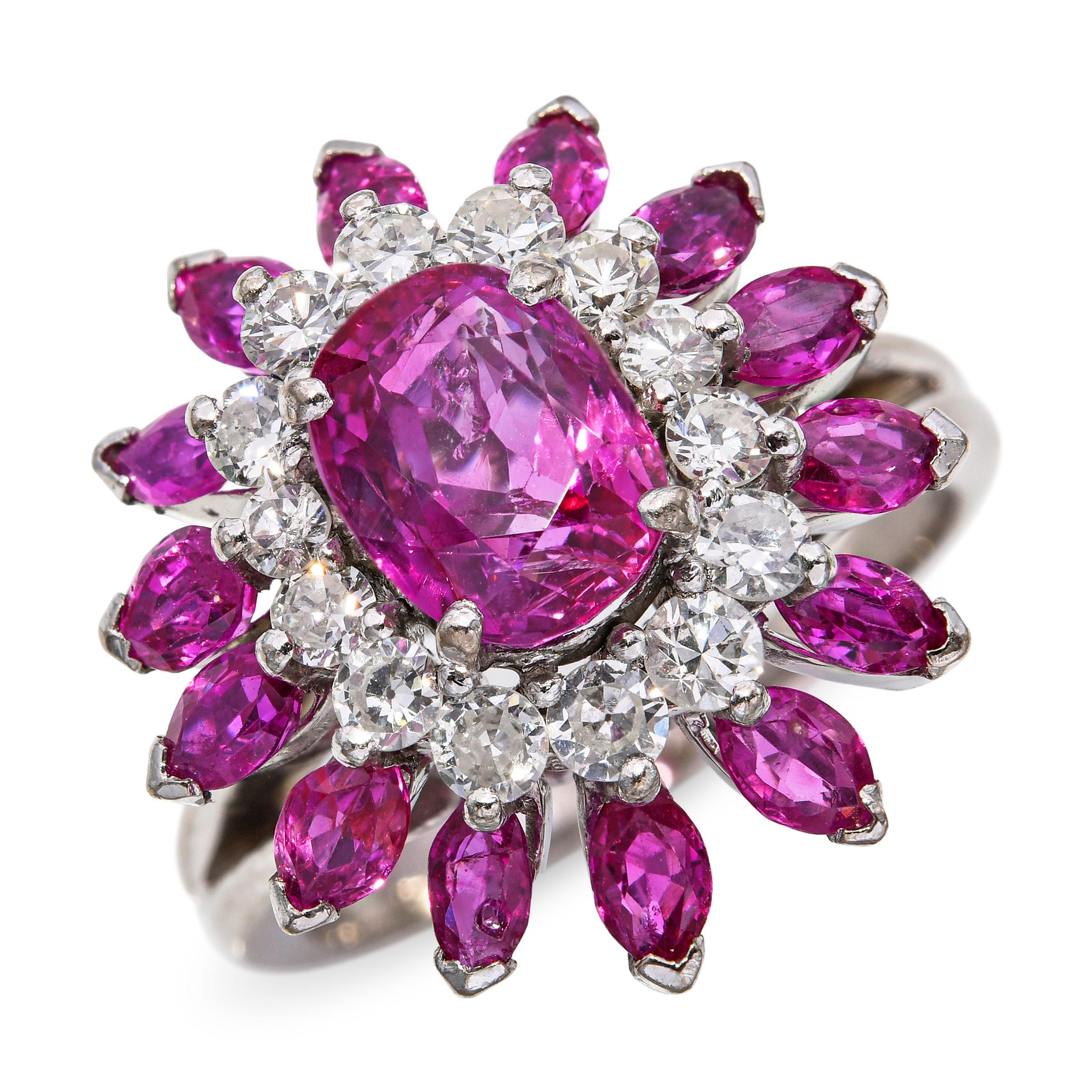 Vintage 18k White Gold 2,51ct Vivid Reddish-Pink Sapphire & 0,42tcw Diamond Ring, insgesamt 4,51tcw einschließlich der Marquise Diamant Akzente in den Halo. Das Herzstück ist ein atemberaubender rötlich-rosa Saphir von 2,51 ct., akzentuiert von